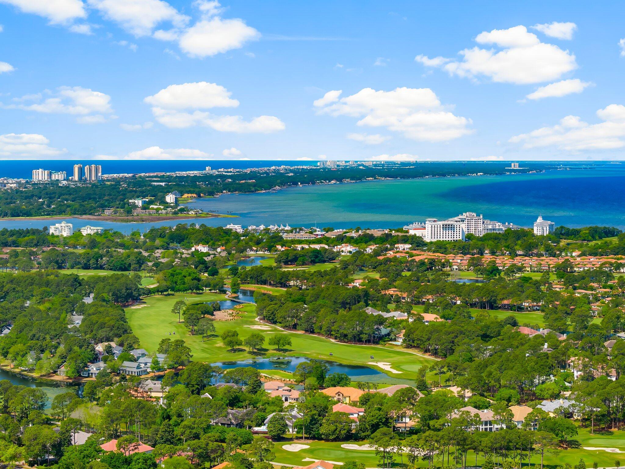 BUNGALOS AT SANDESTIN - Residential