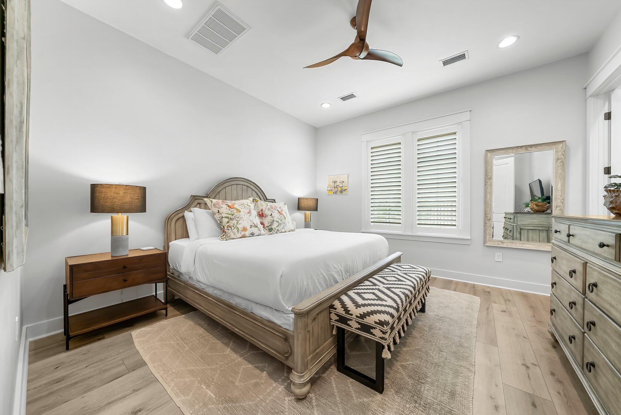 BUNGALOS AT SANDESTIN - Residential