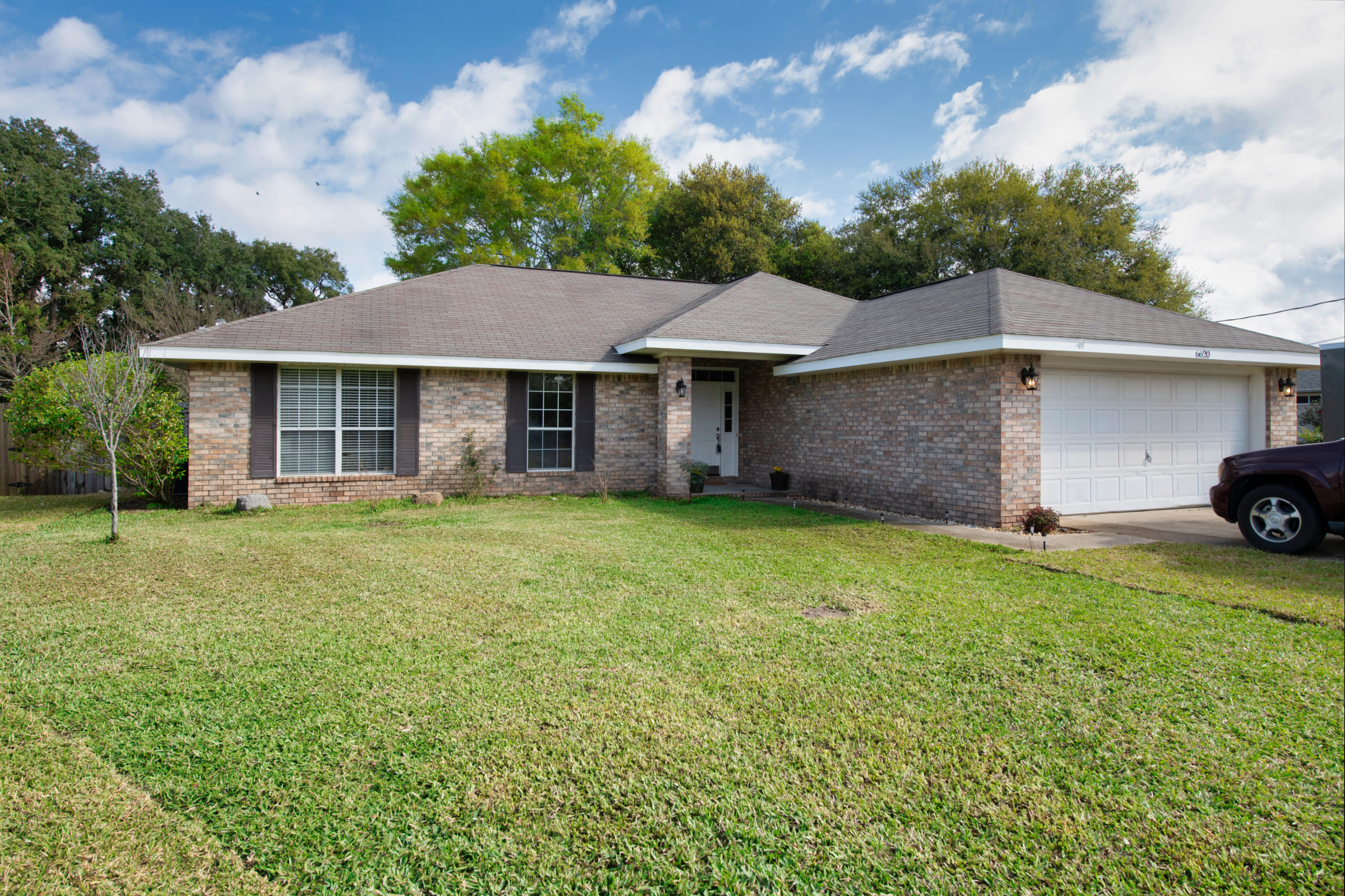 HOLLEY BY THE SEA - Residential