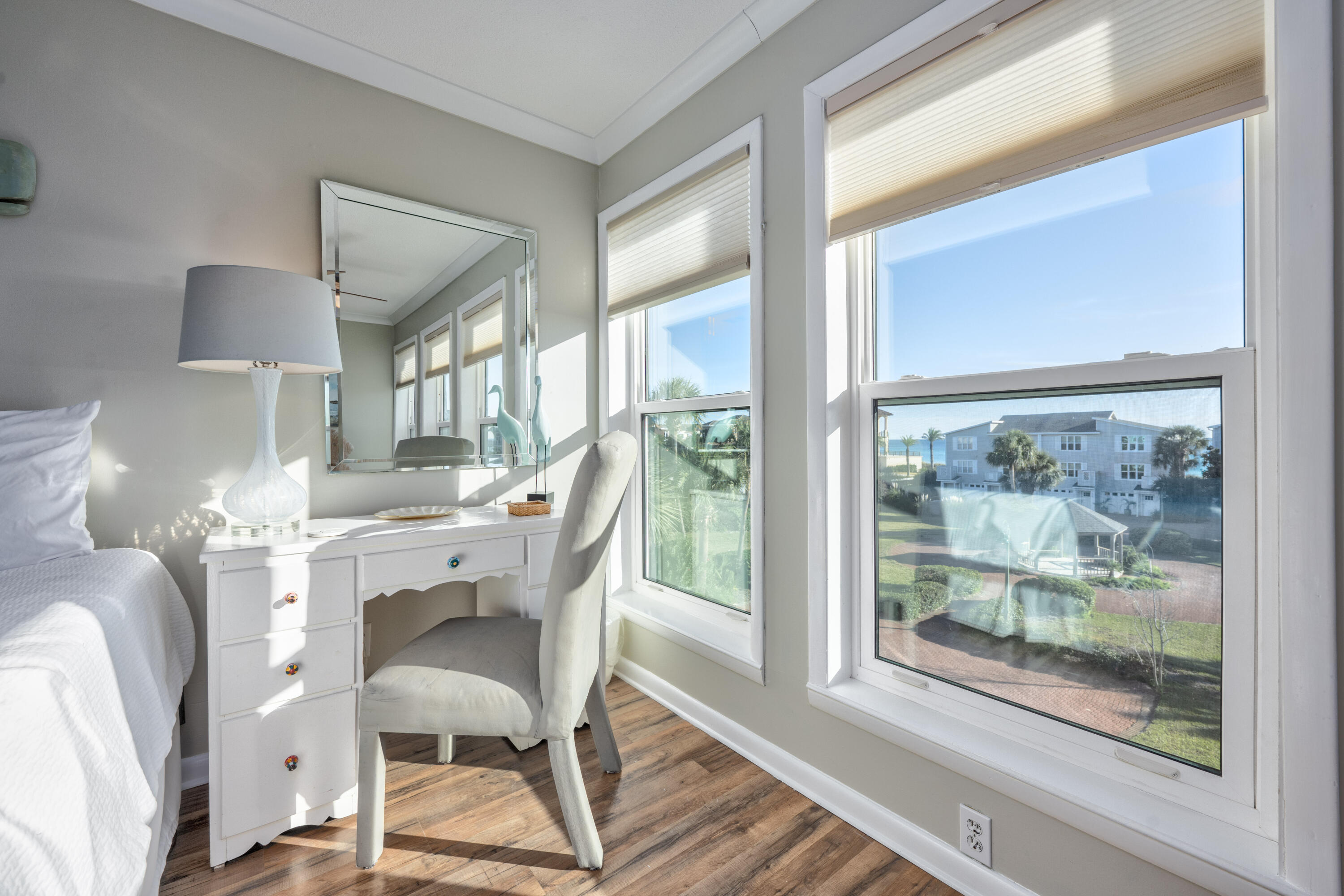 SEAHAUNTS - Residential