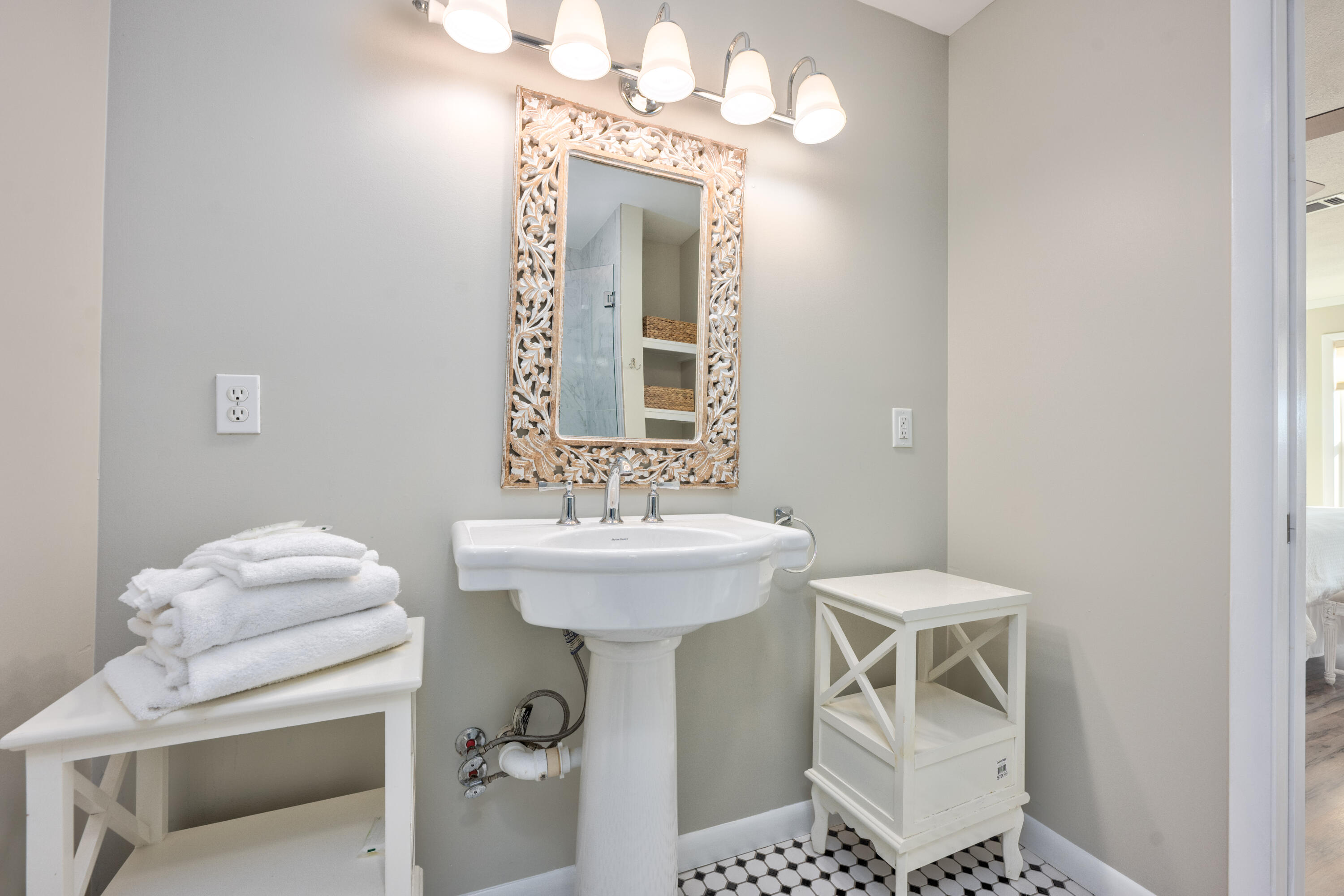 SEAHAUNTS - Residential