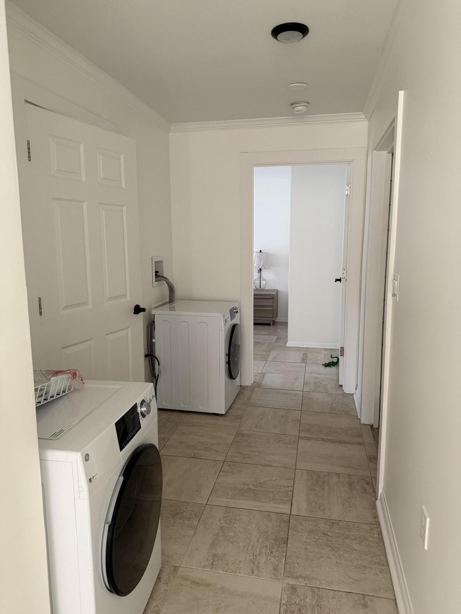 BAY GROVE - Residential Lease
