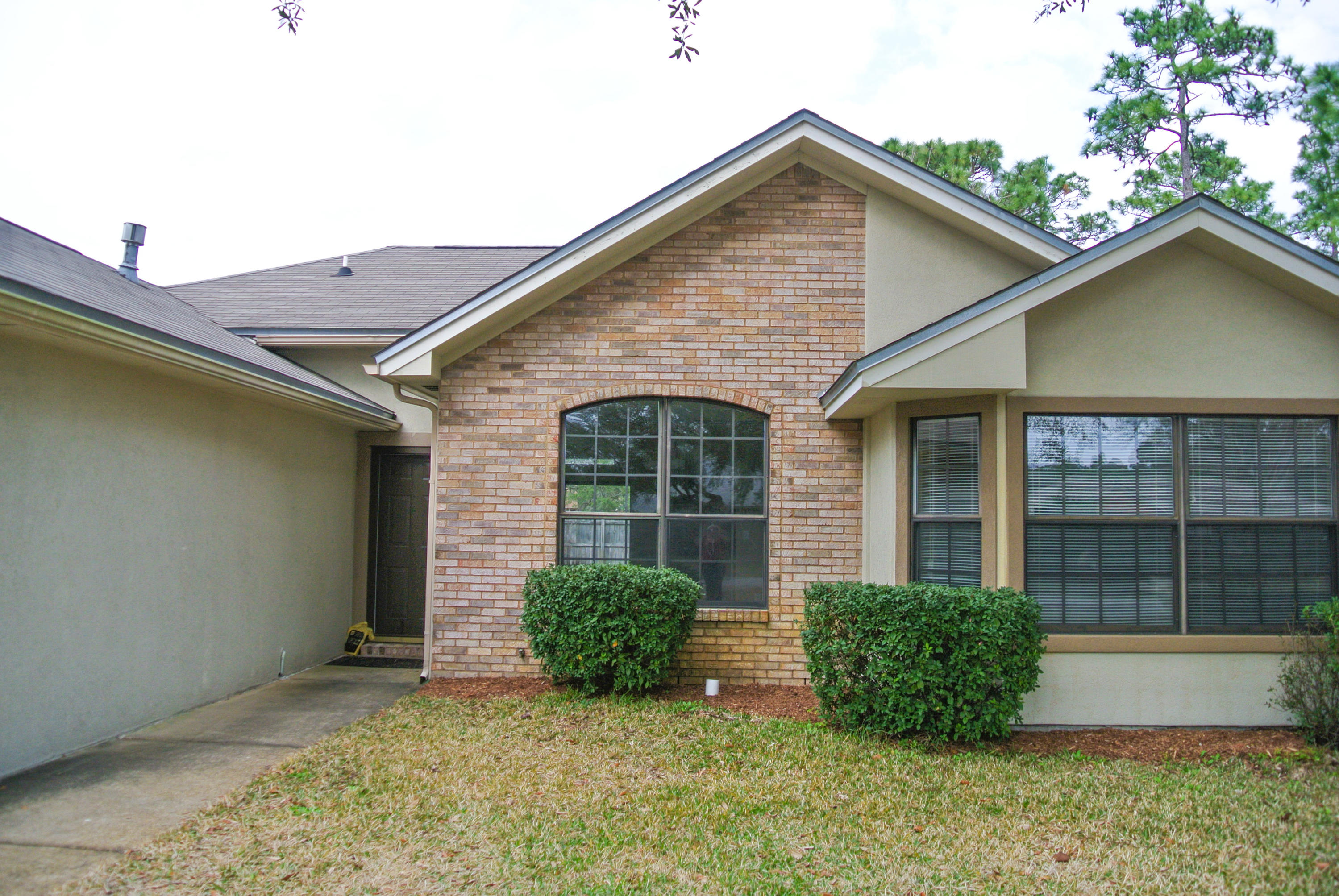 MEADOW WOODS - Residential