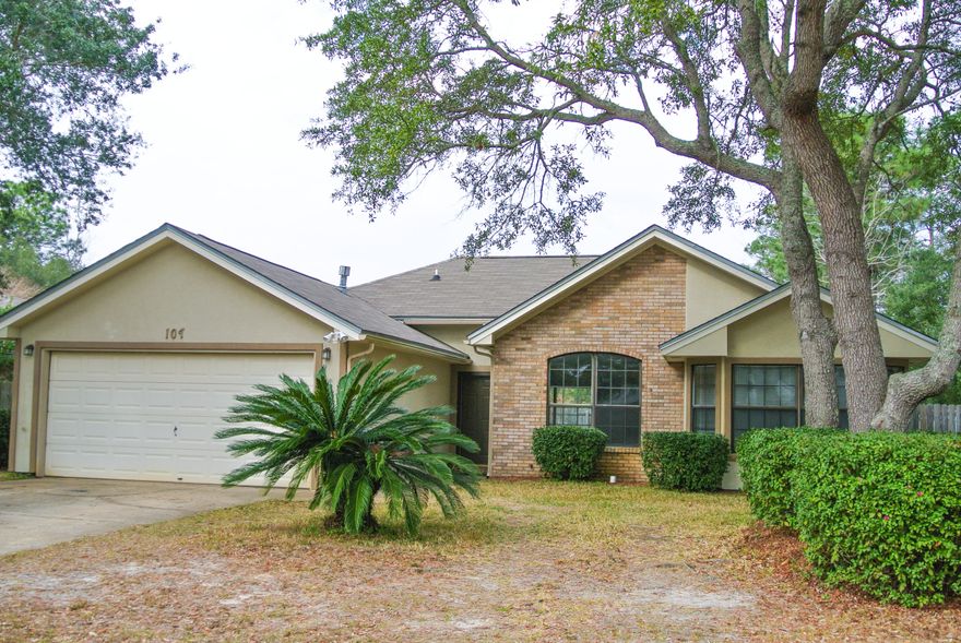 3 bedroom, 2 bath home situated on a quiet street in Bluewater Bay area! Home design features include split floor plan and an open concept great room and dining area. Eat-in kitchen area with a bay window overlooking the front lawn area. Large Patio area great for the summer. Large fenced back yard that just needs a nice swing set and some flowers.