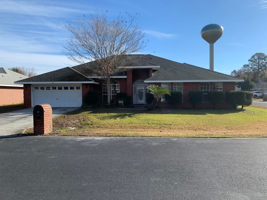 Huge 4 bedroom, 3 Bathroom Home is Quiet Quaint neighborhood. A stones throw from the Bay and minutes from the Beach. Large home has room for entire family to stretch out and enjoy life on the coast. Cook dinner in huge kitchen with breakfast bar &a separate island, all within view of the dining room& living room room. Enjoy the company of the family & friends as this home is open. Private Pergola in the back yard will make you want to have coffee in the mornings while listening to the birds chip, and evenings with a glass of wine watching your day end. Huge Master bedroom & Hollywood bath. Three guest bedroom & two more baths. Office to work from home! Sorry, no pets.