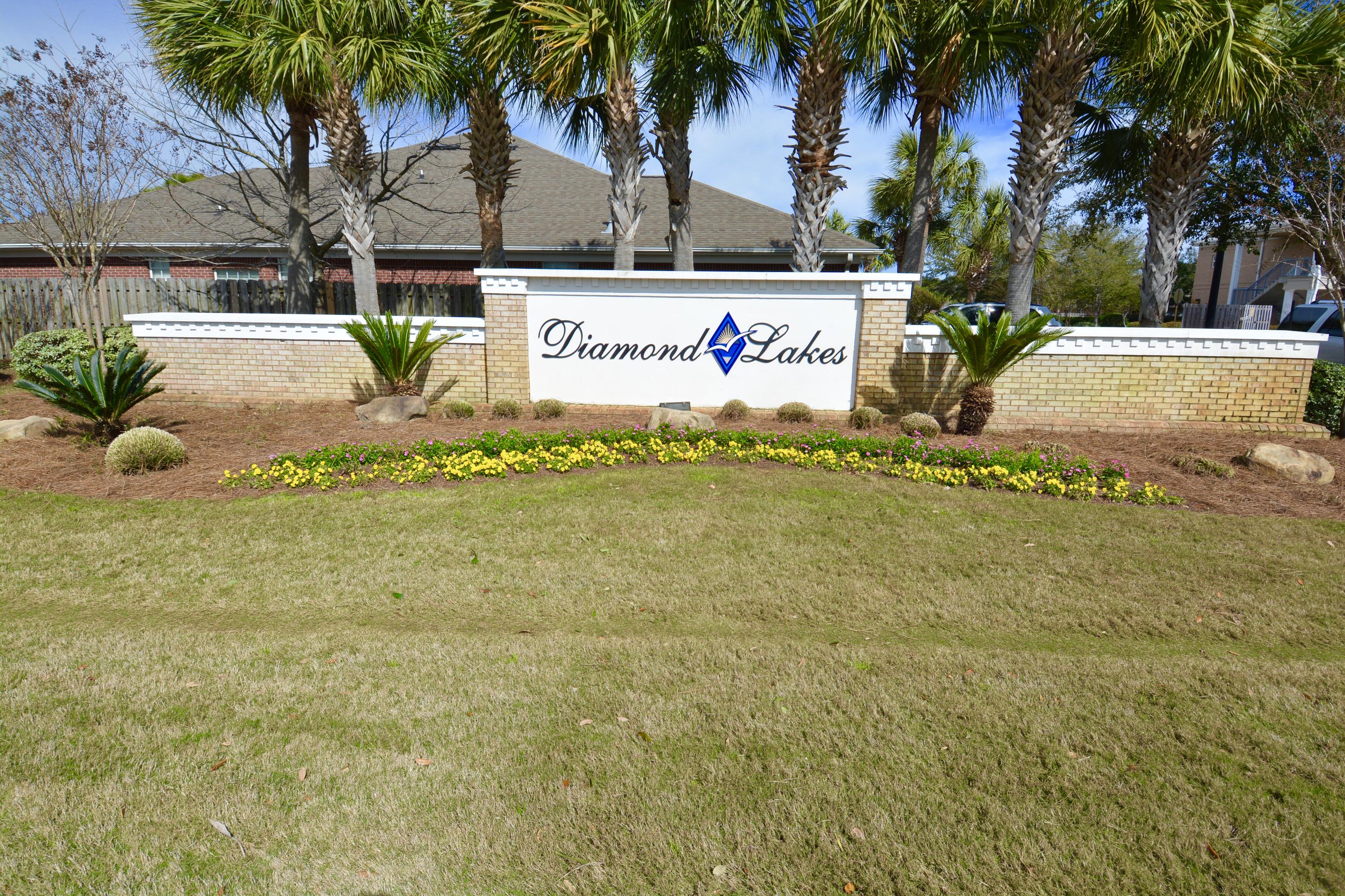 DIAMOND LAKES - Residential