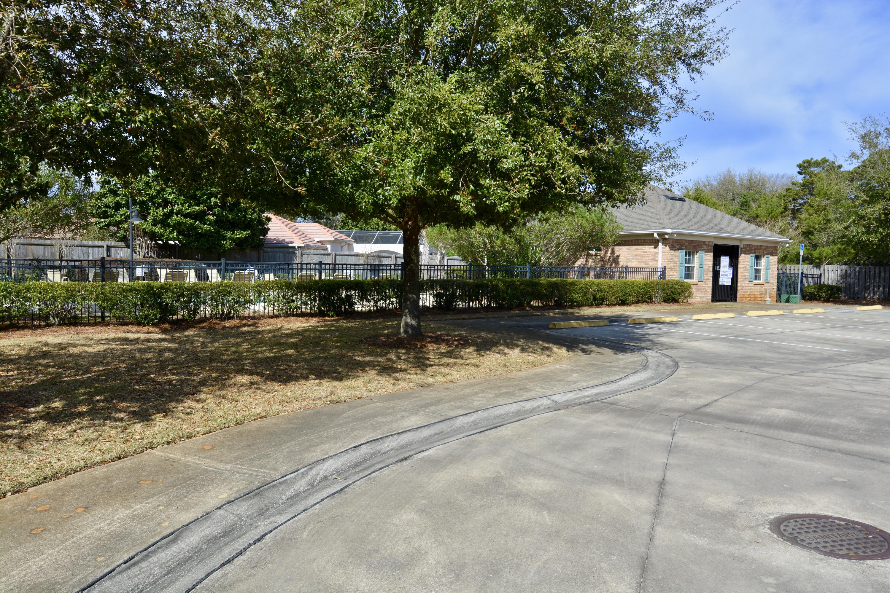 DIAMOND LAKES - Residential