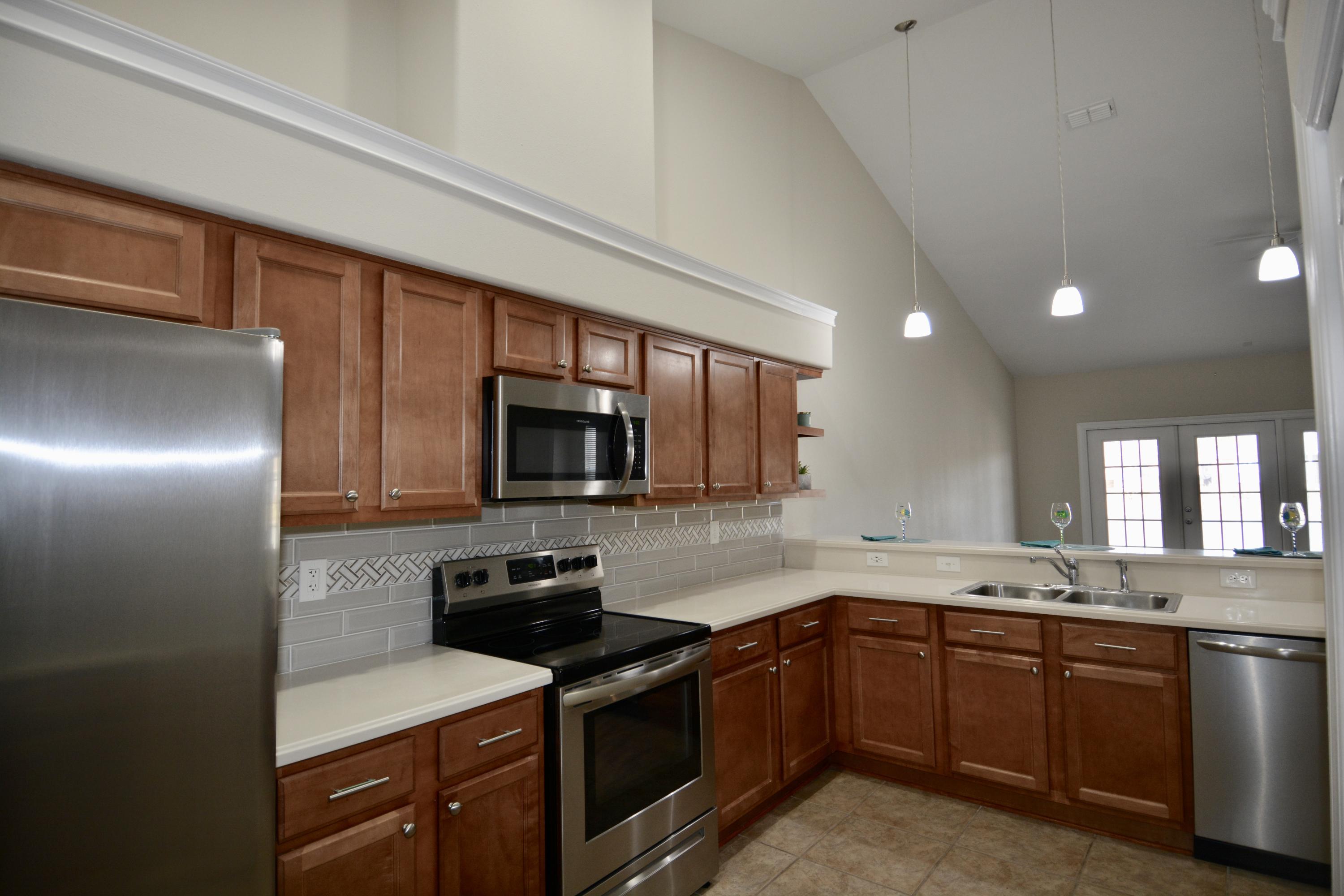 DIAMOND LAKES - Residential