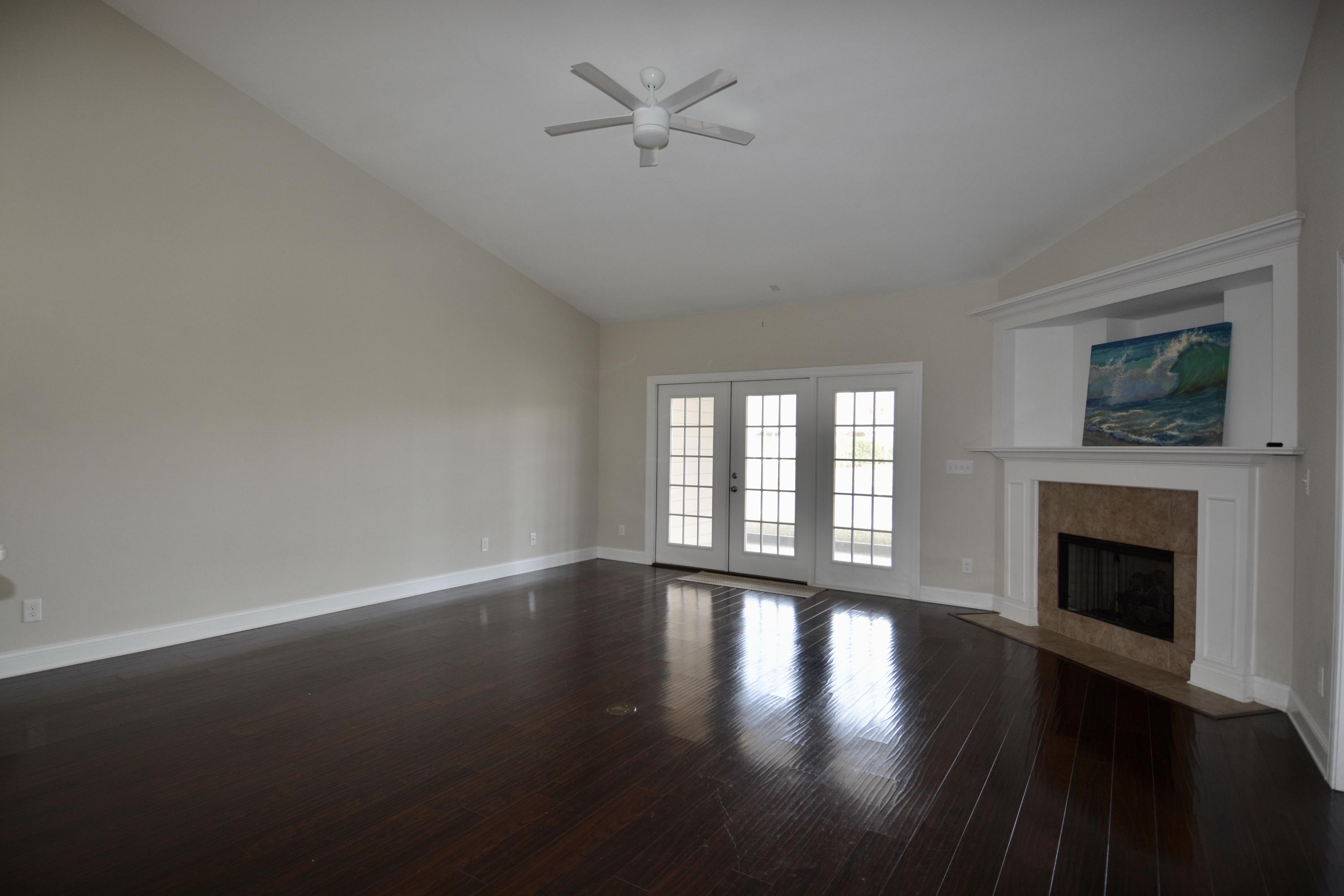 DIAMOND LAKES - Residential