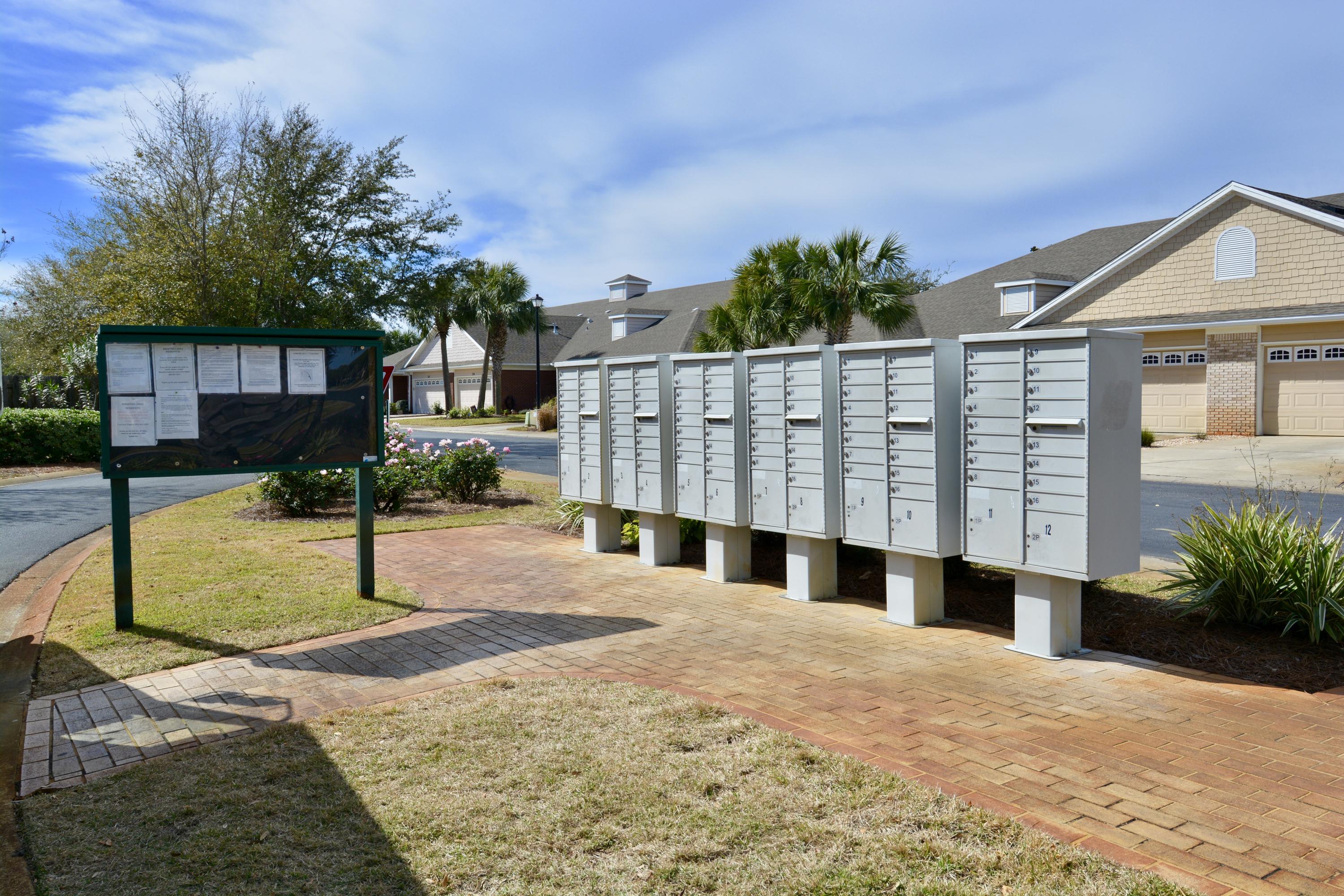 DIAMOND LAKES - Residential