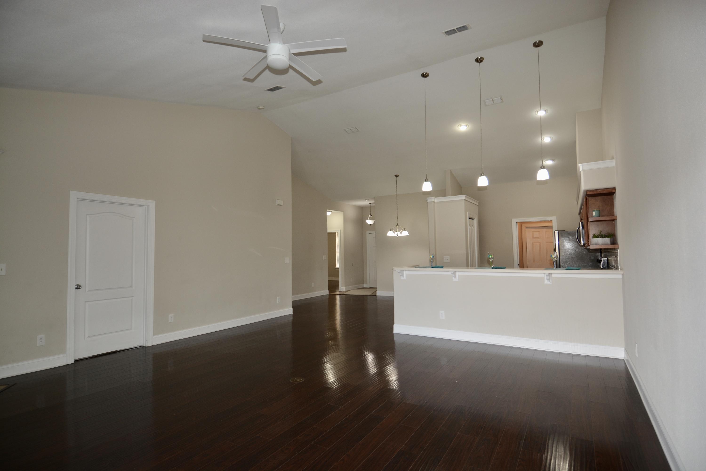 DIAMOND LAKES - Residential