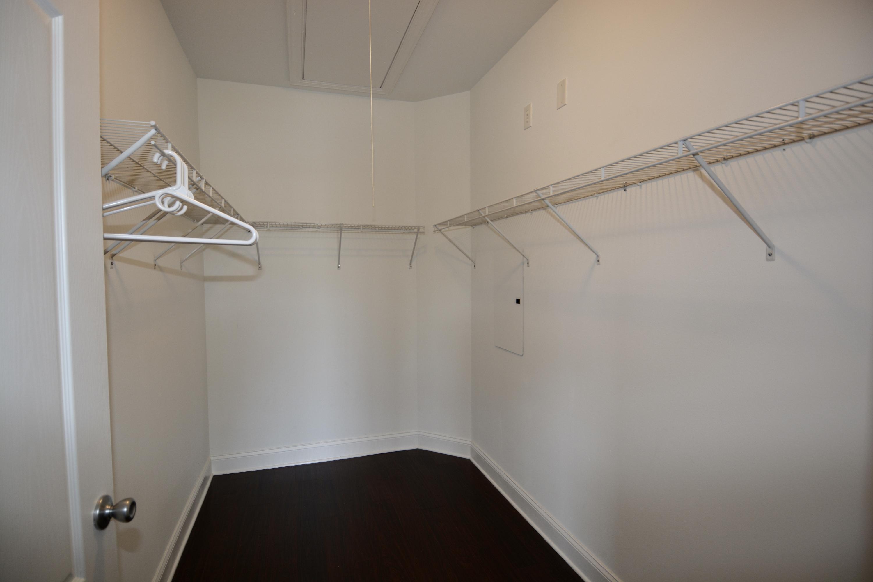 DIAMOND LAKES - Residential