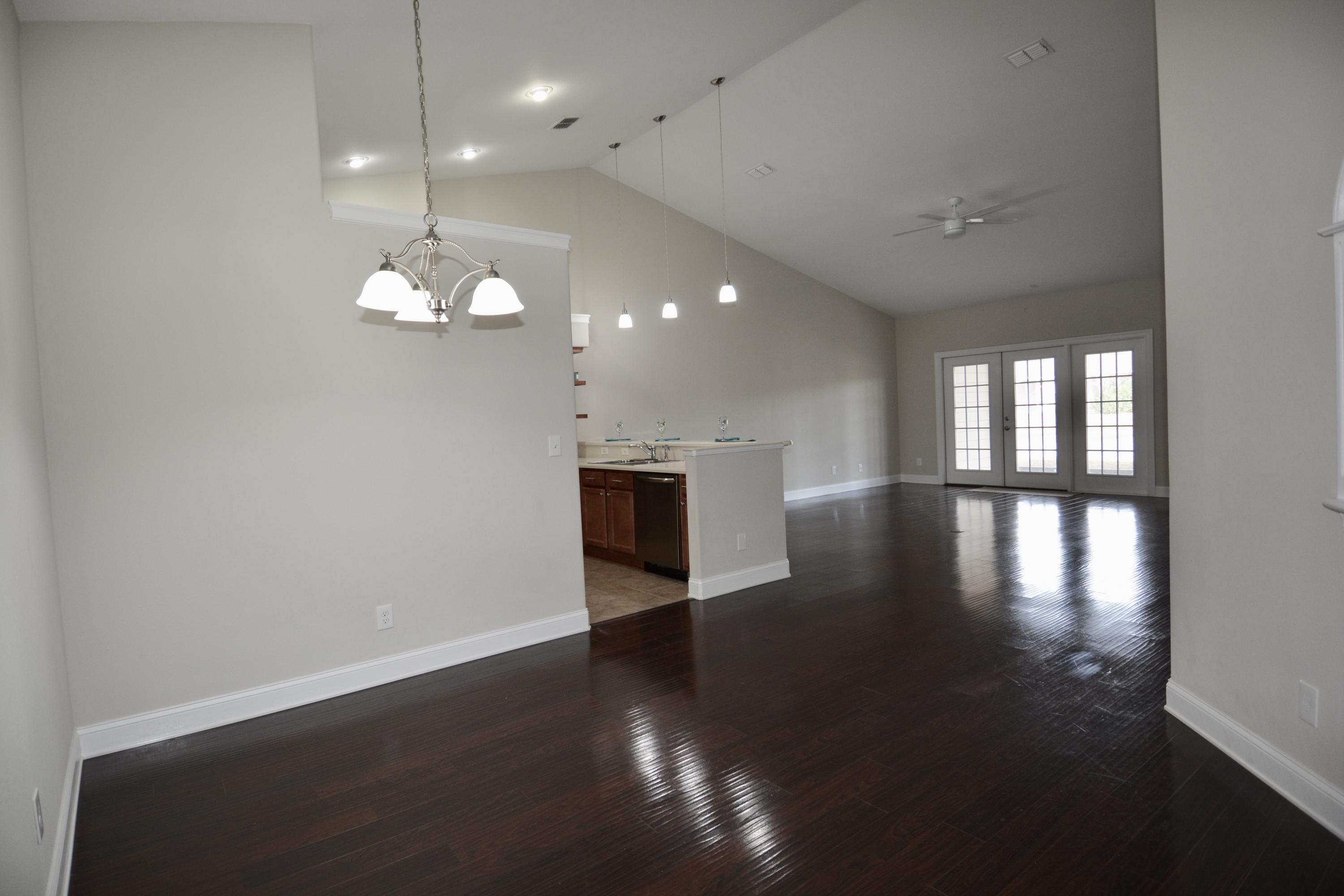 DIAMOND LAKES - Residential