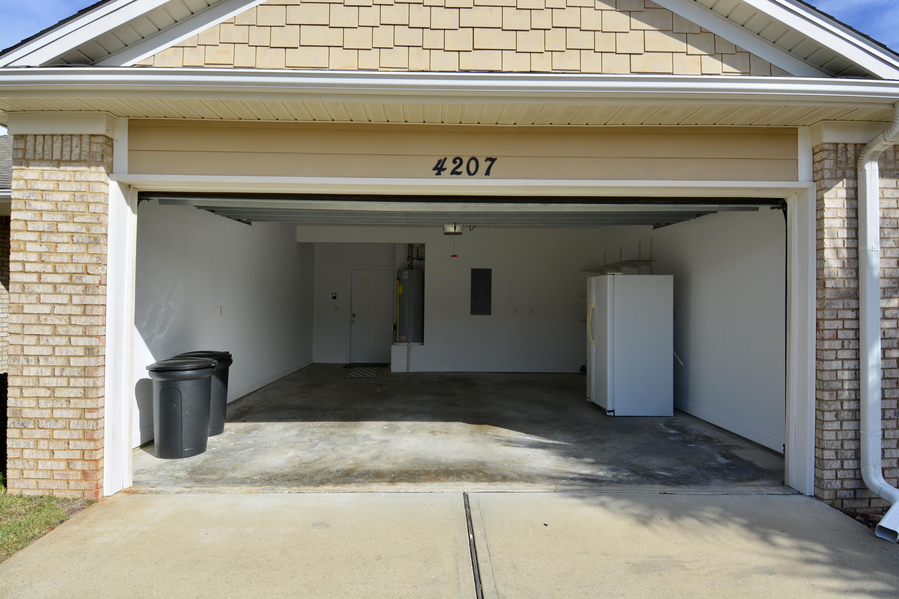 DIAMOND LAKES - Residential