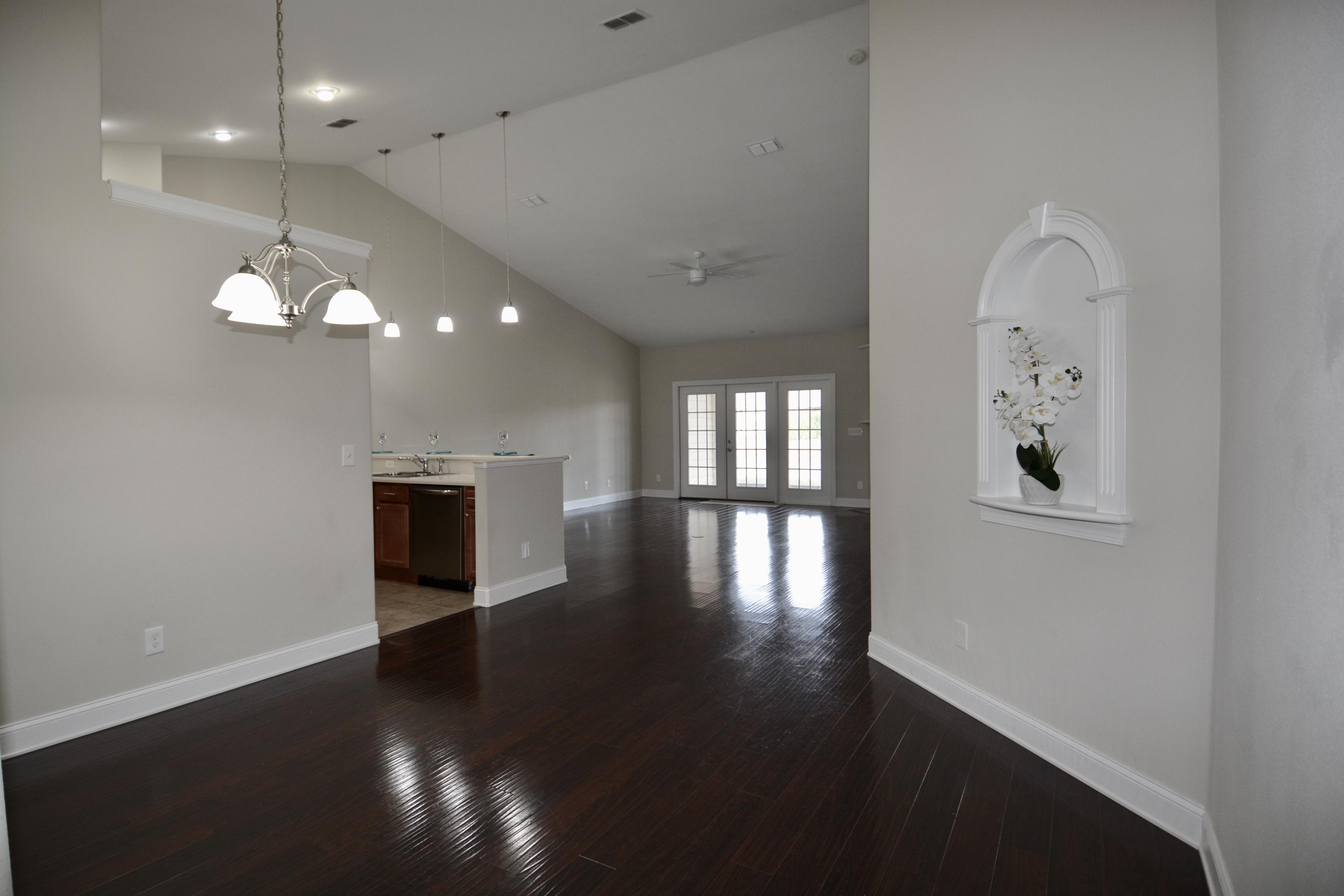 DIAMOND LAKES - Residential