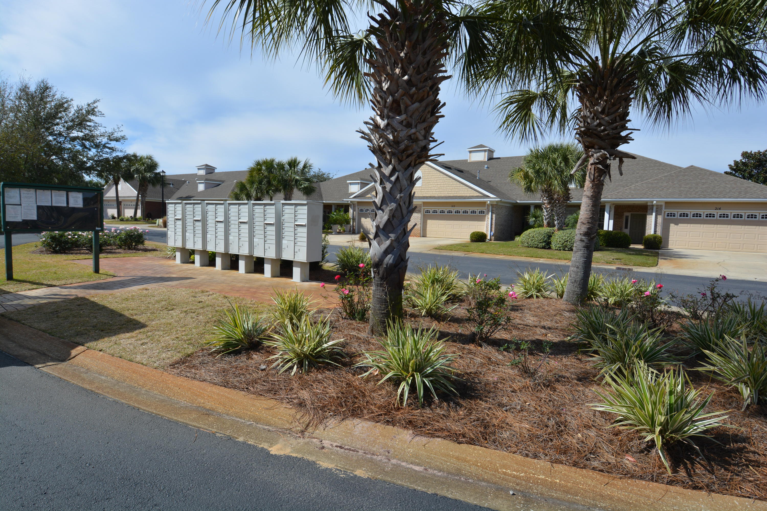 DIAMOND LAKES - Residential