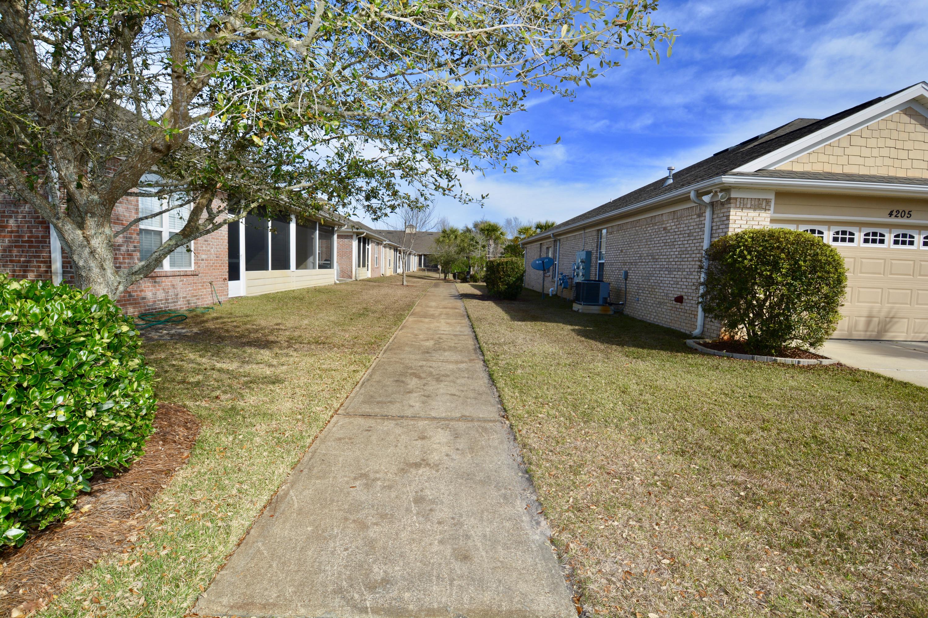 DIAMOND LAKES - Residential