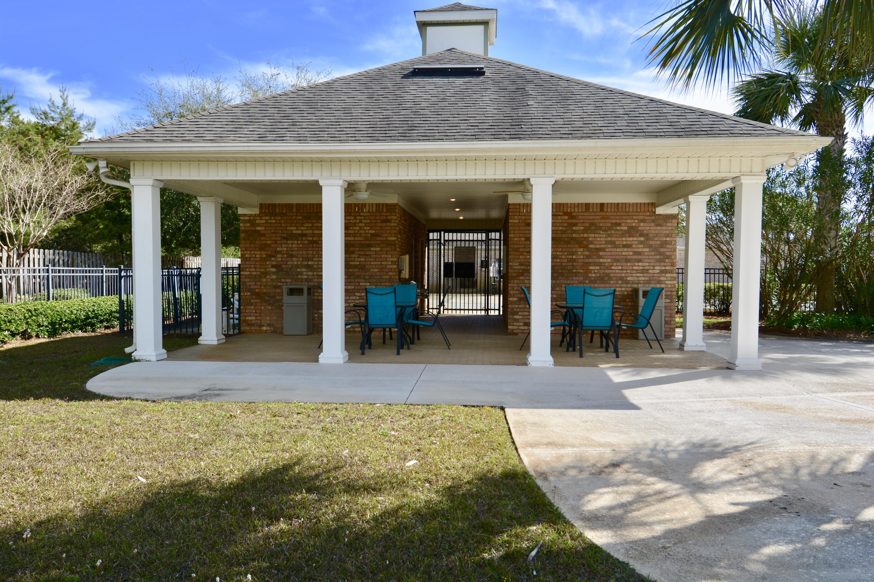 DIAMOND LAKES - Residential