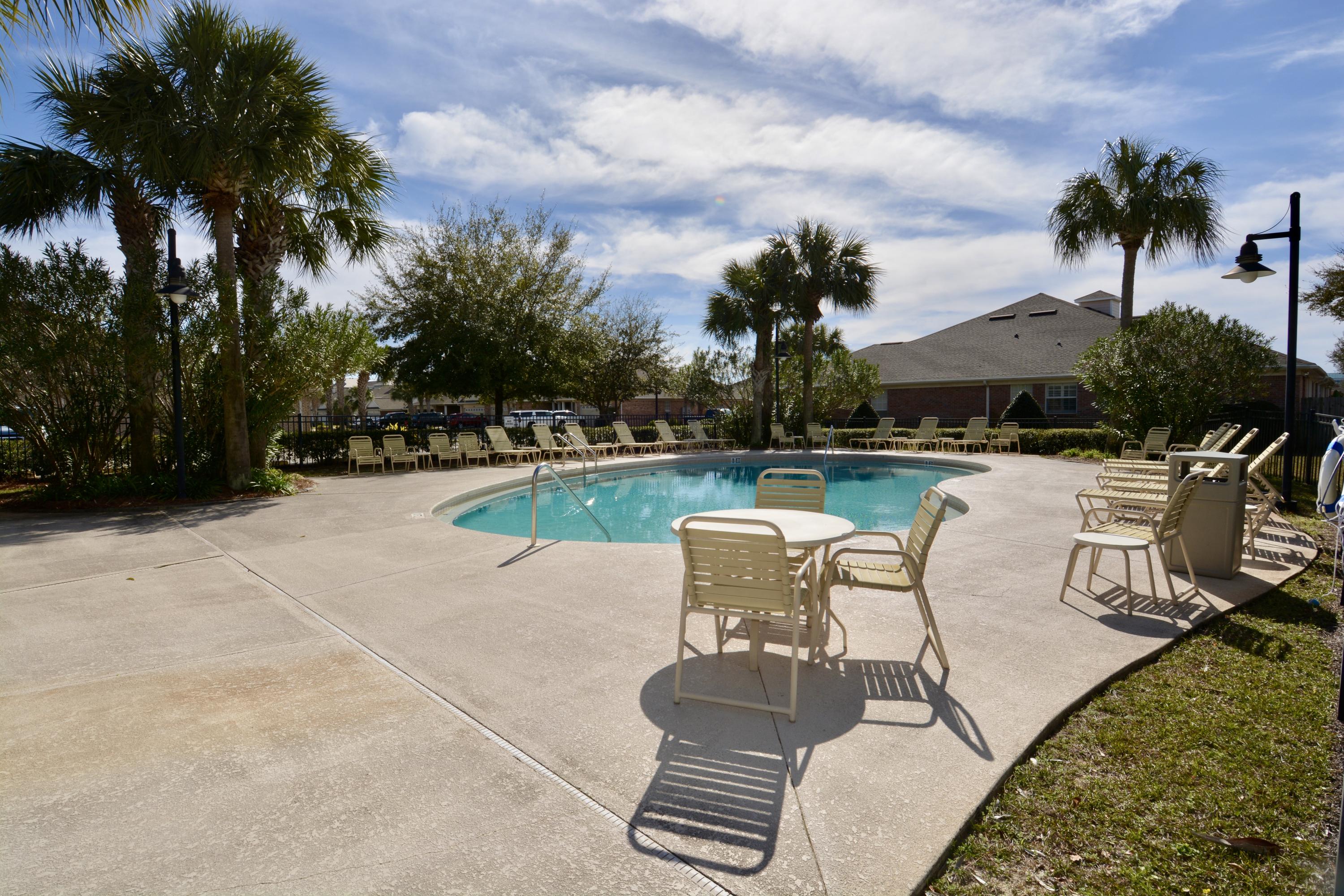 DIAMOND LAKES - Residential