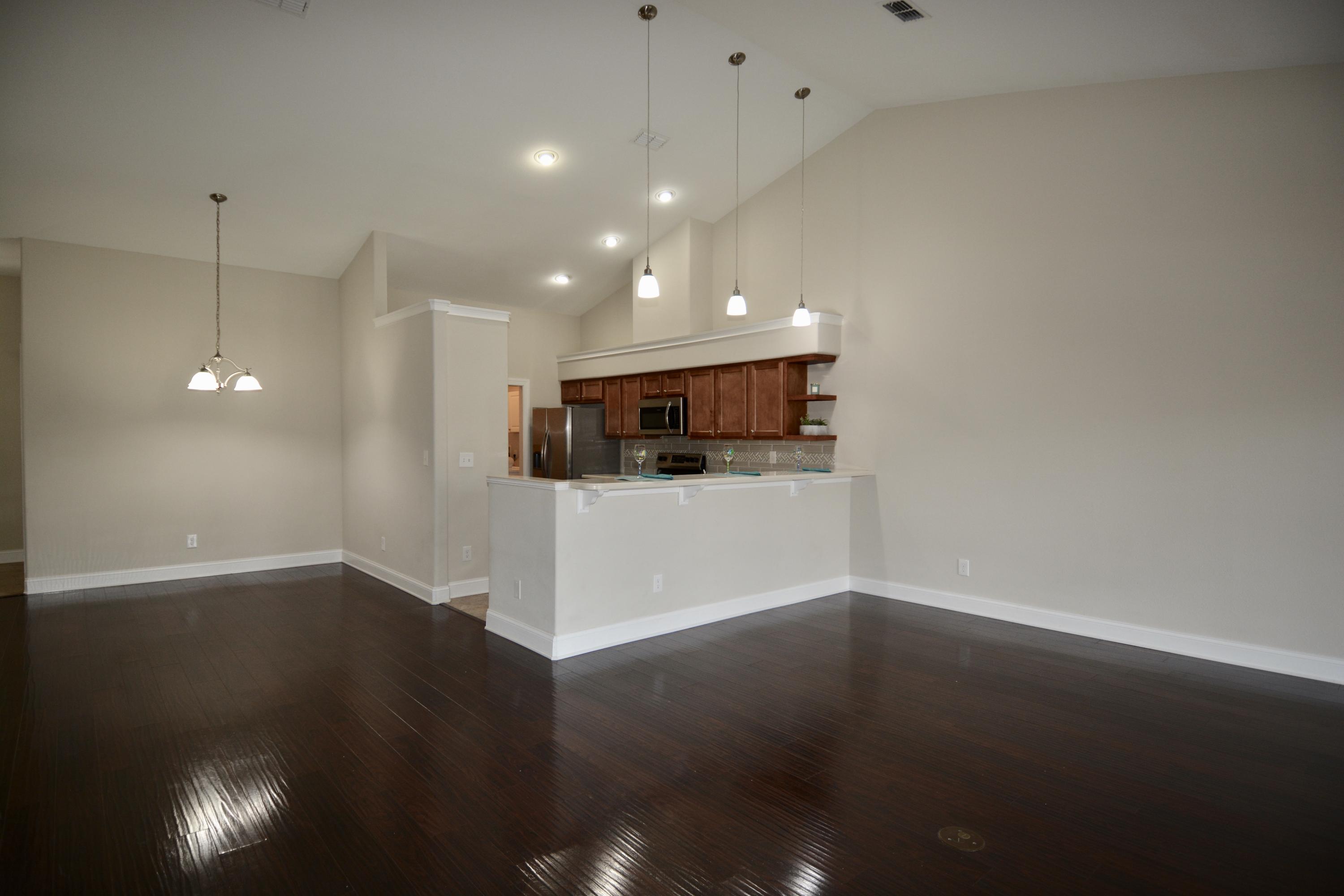 DIAMOND LAKES - Residential