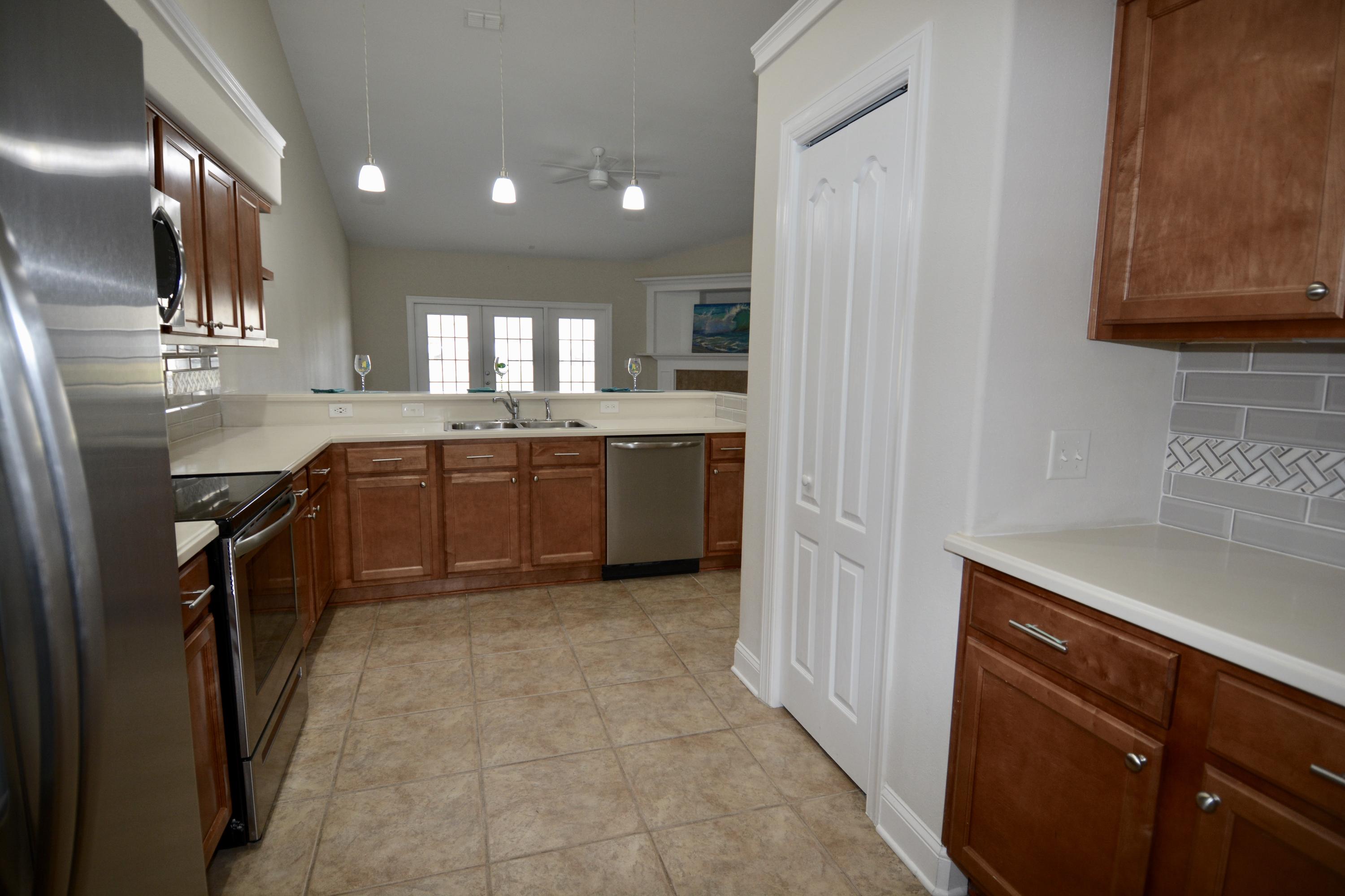 DIAMOND LAKES - Residential