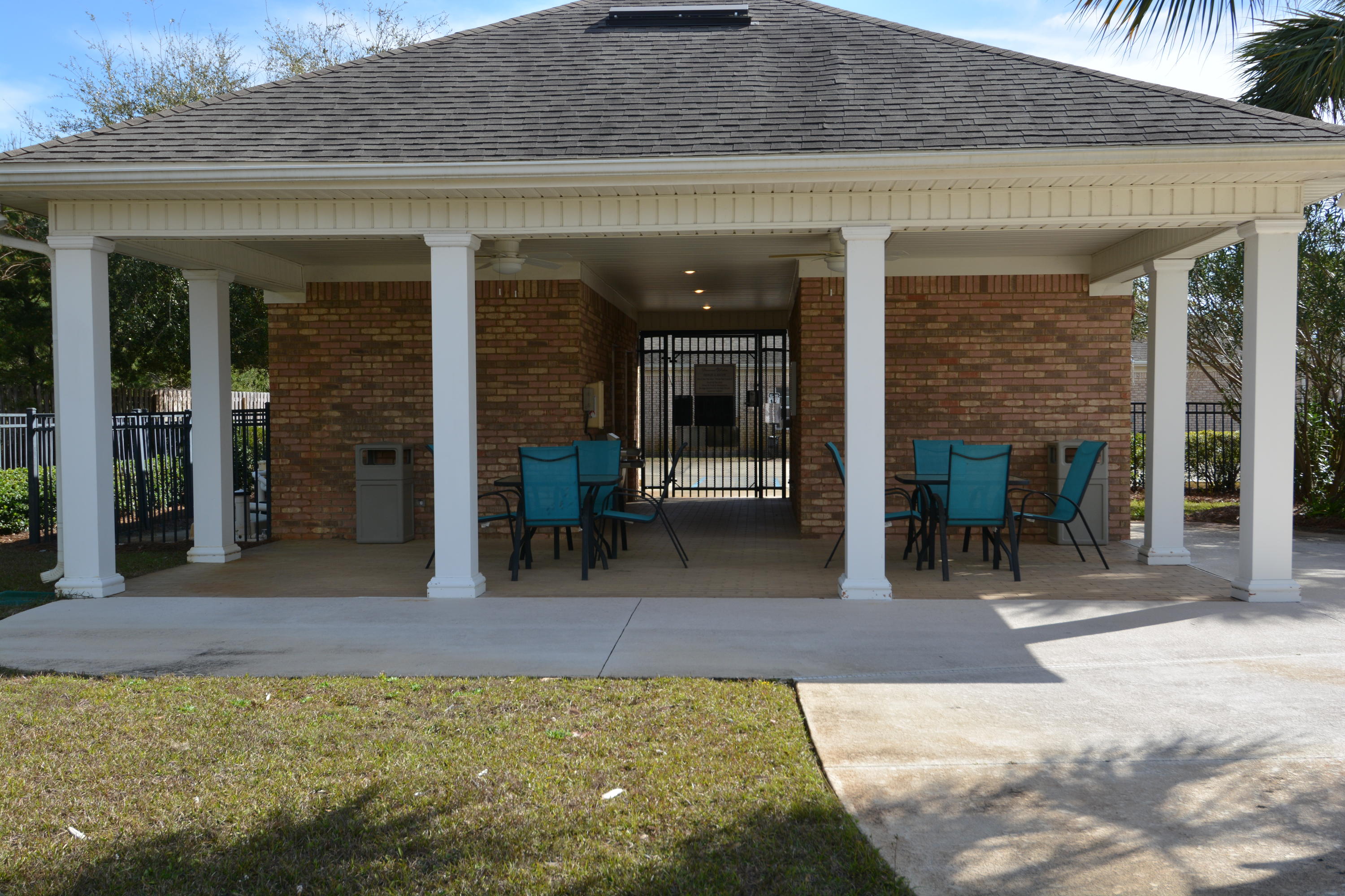 DIAMOND LAKES - Residential