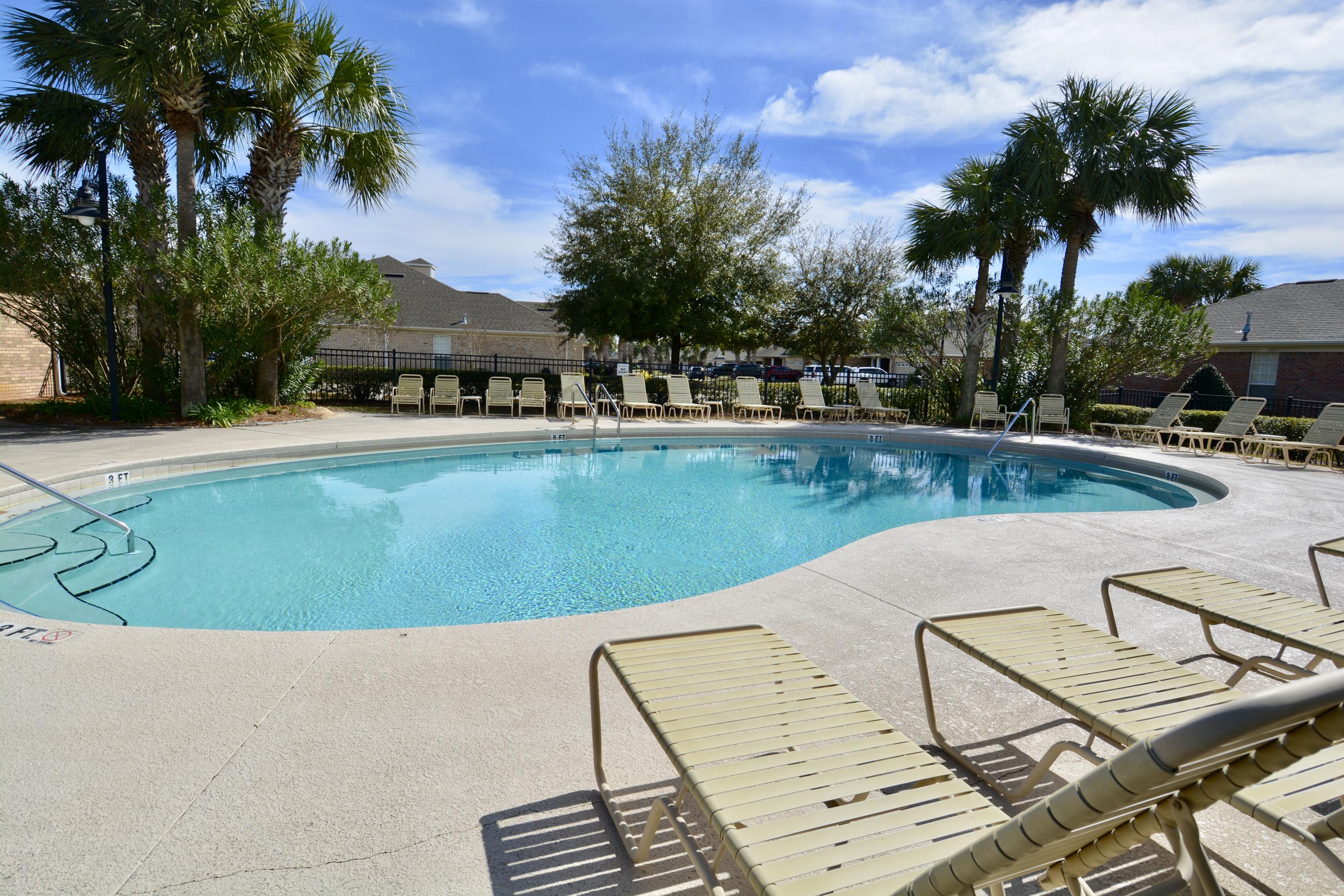 DIAMOND LAKES - Residential