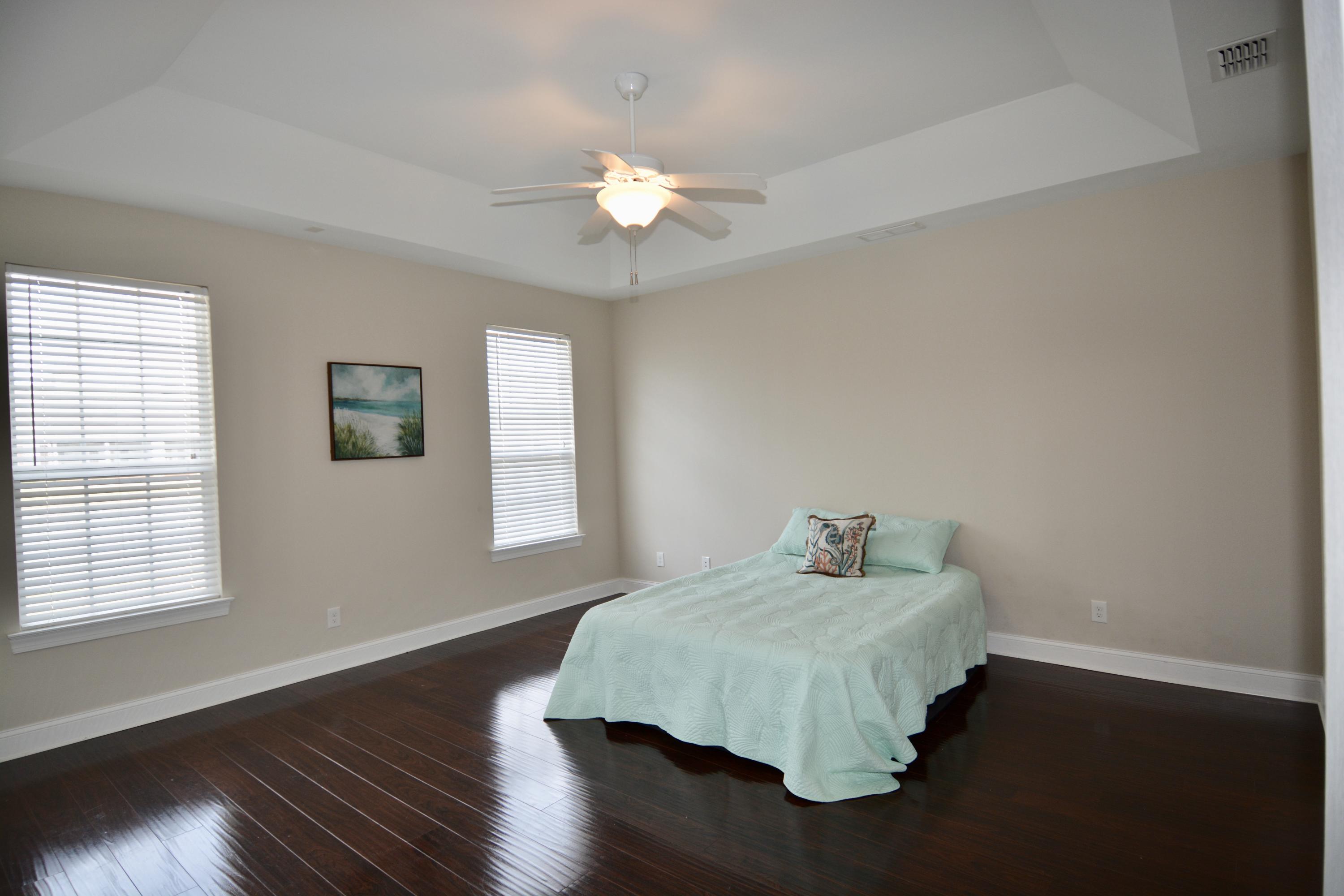 DIAMOND LAKES - Residential