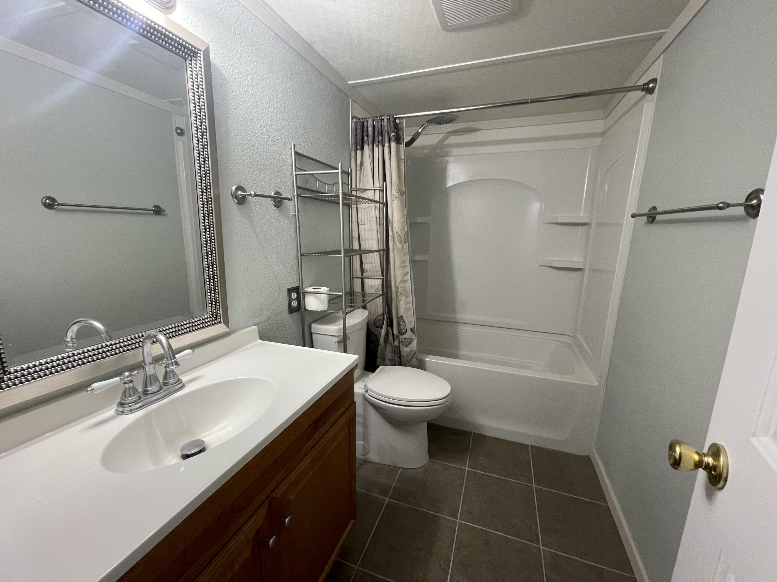 COLLEGE PARK CONDO - Residential Lease