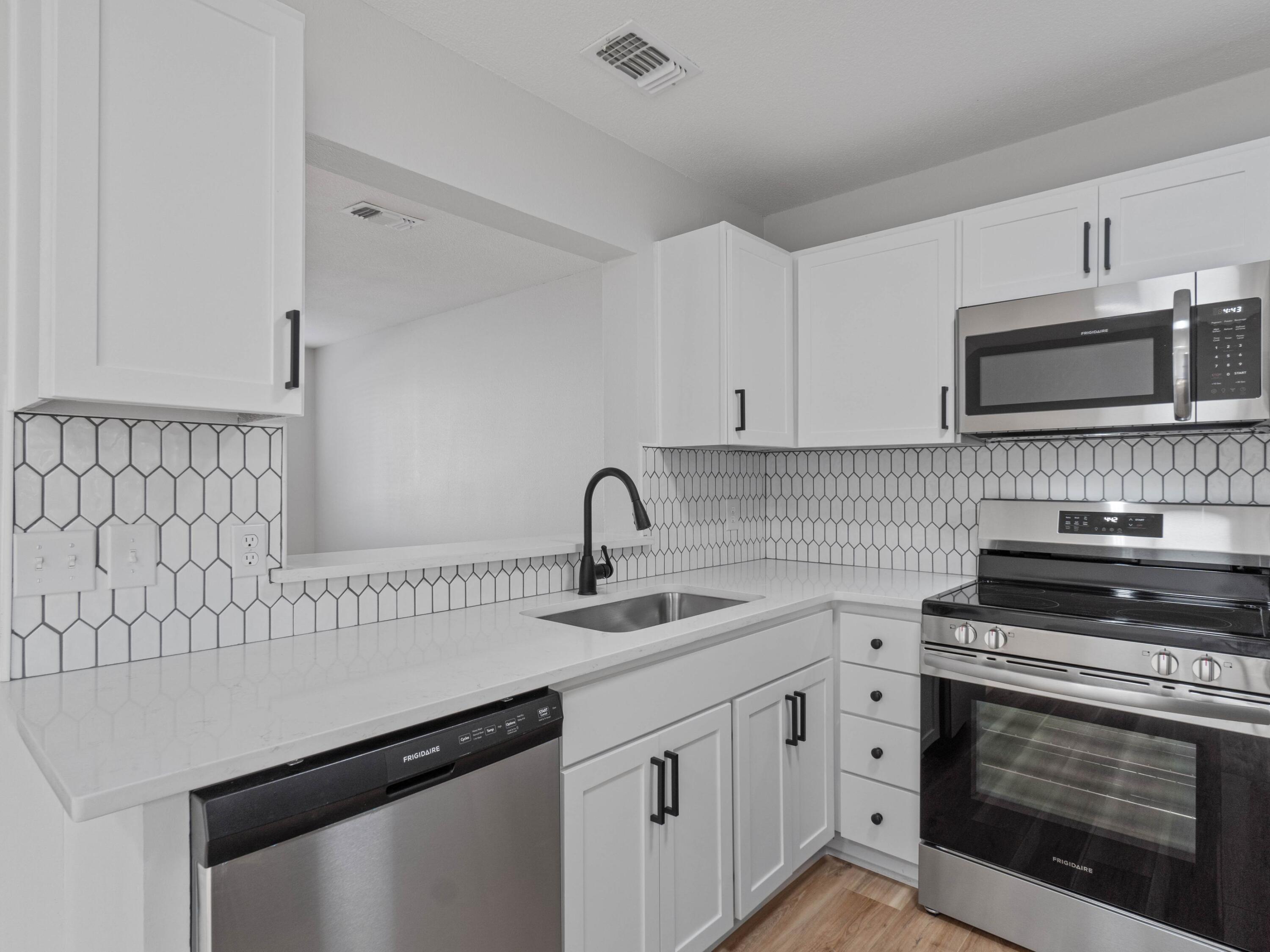 INDIAN HILLS - Residential