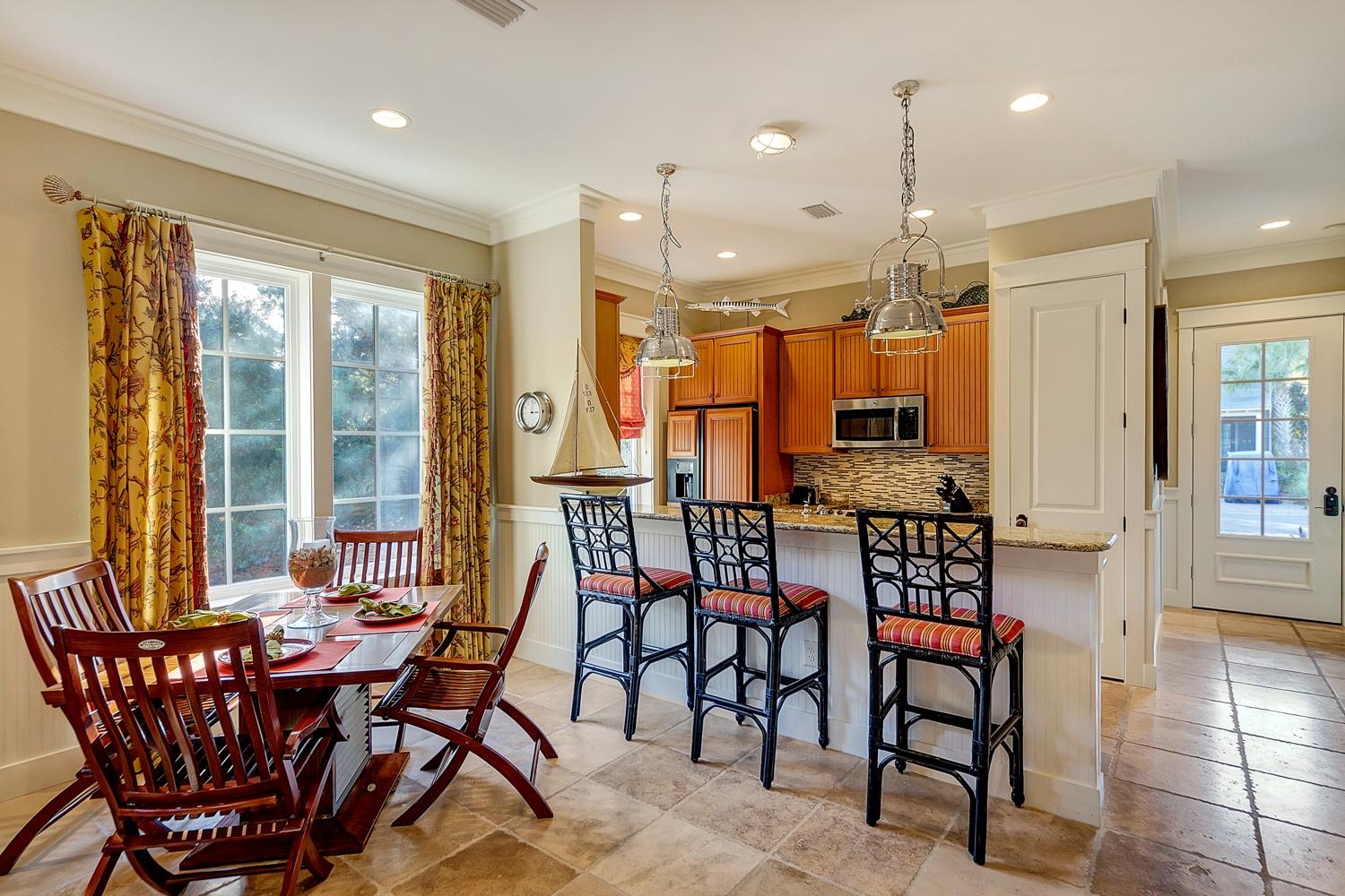 BUNGALOS AT SANDESTIN - Residential