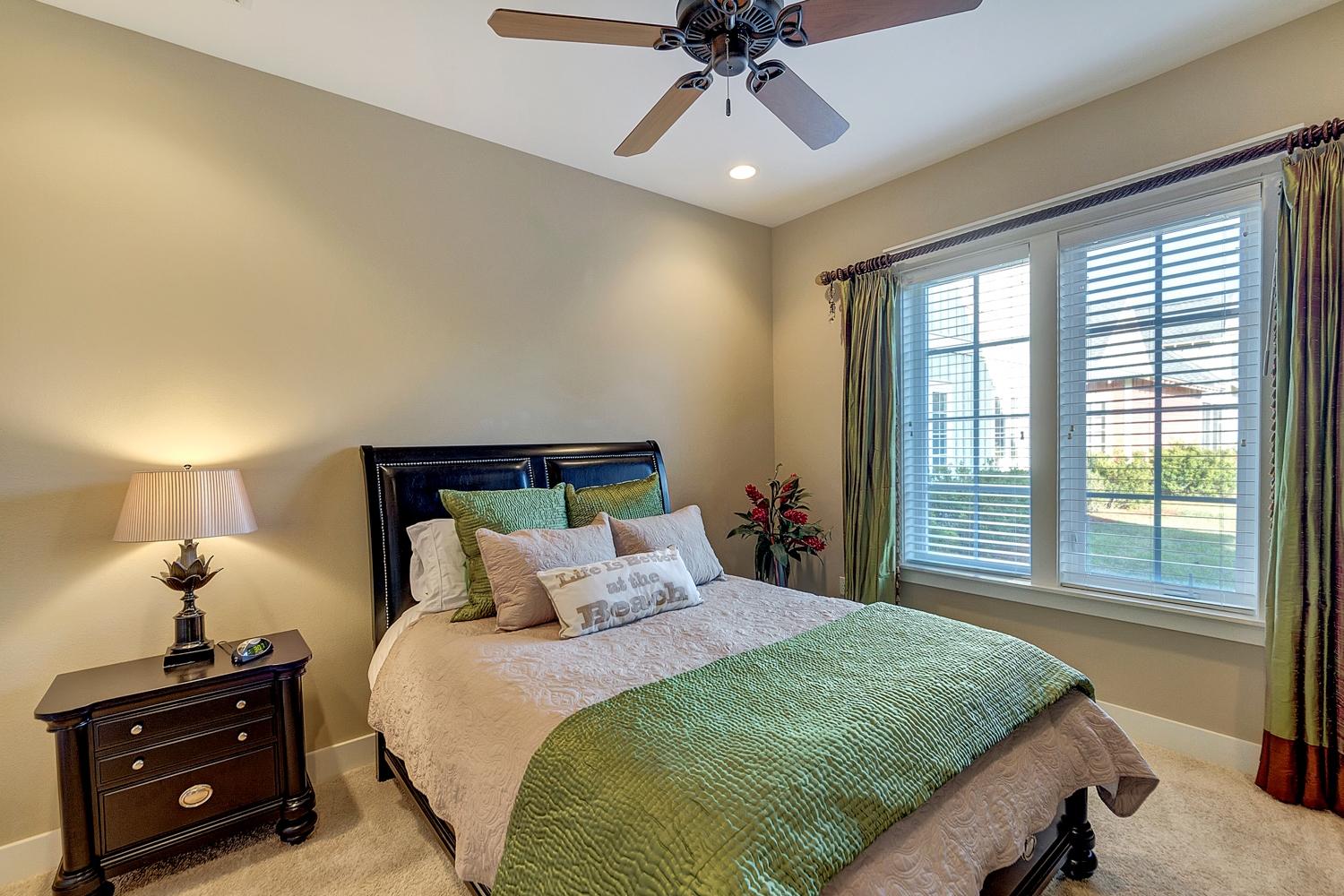 BUNGALOS AT SANDESTIN - Residential