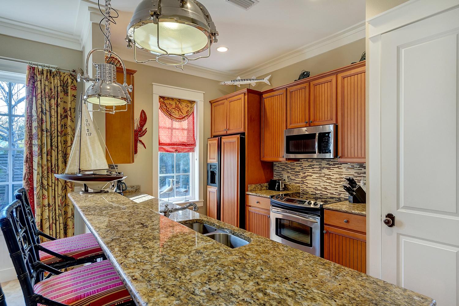 BUNGALOS AT SANDESTIN - Residential