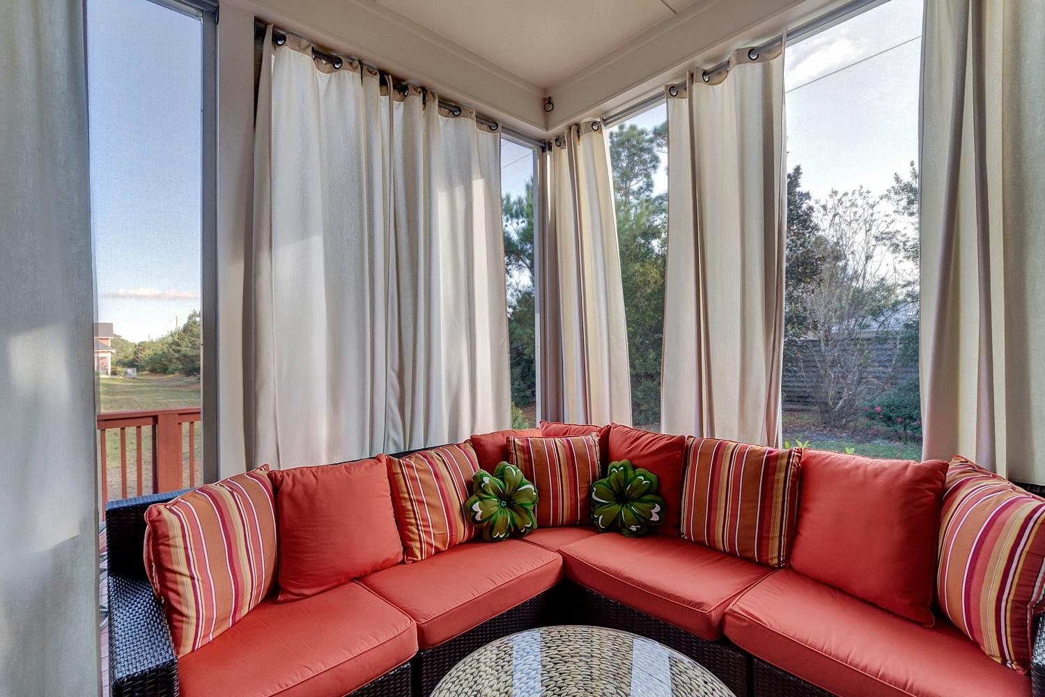 BUNGALOS AT SANDESTIN - Residential