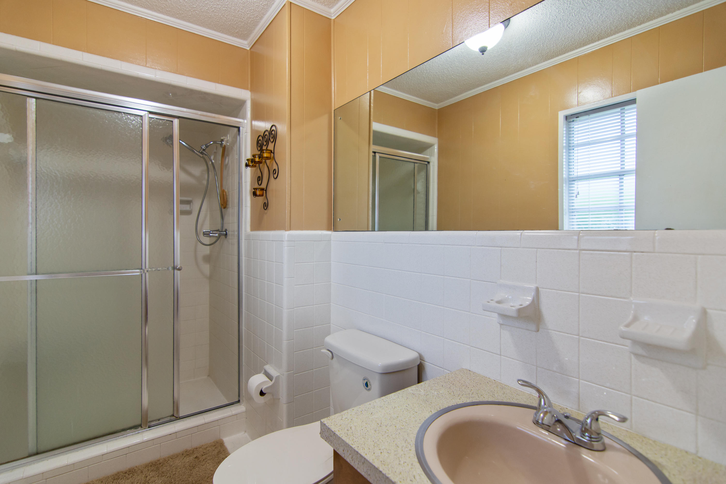 COUNTRY CLUB ESTATES - Residential