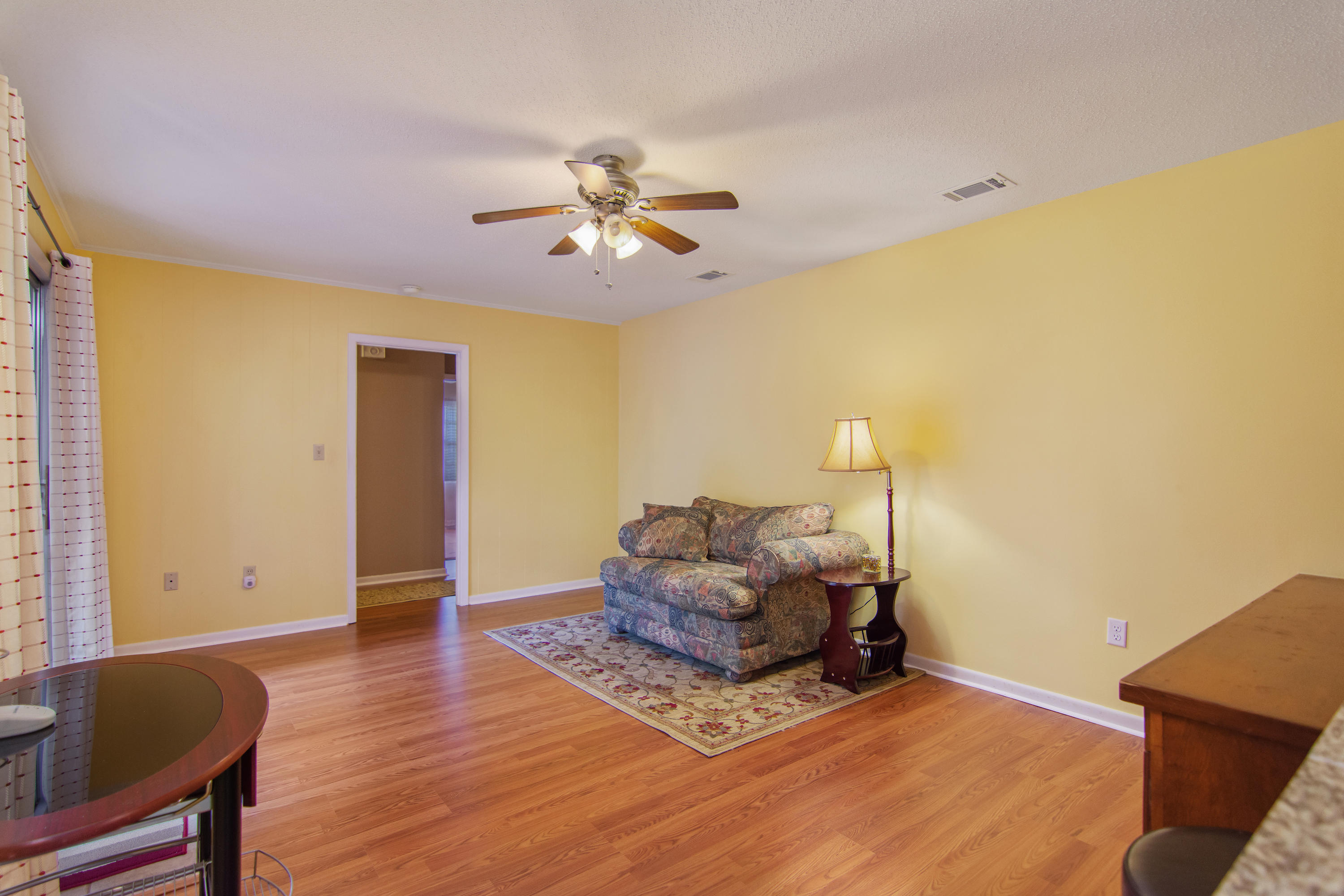 COUNTRY CLUB ESTATES - Residential