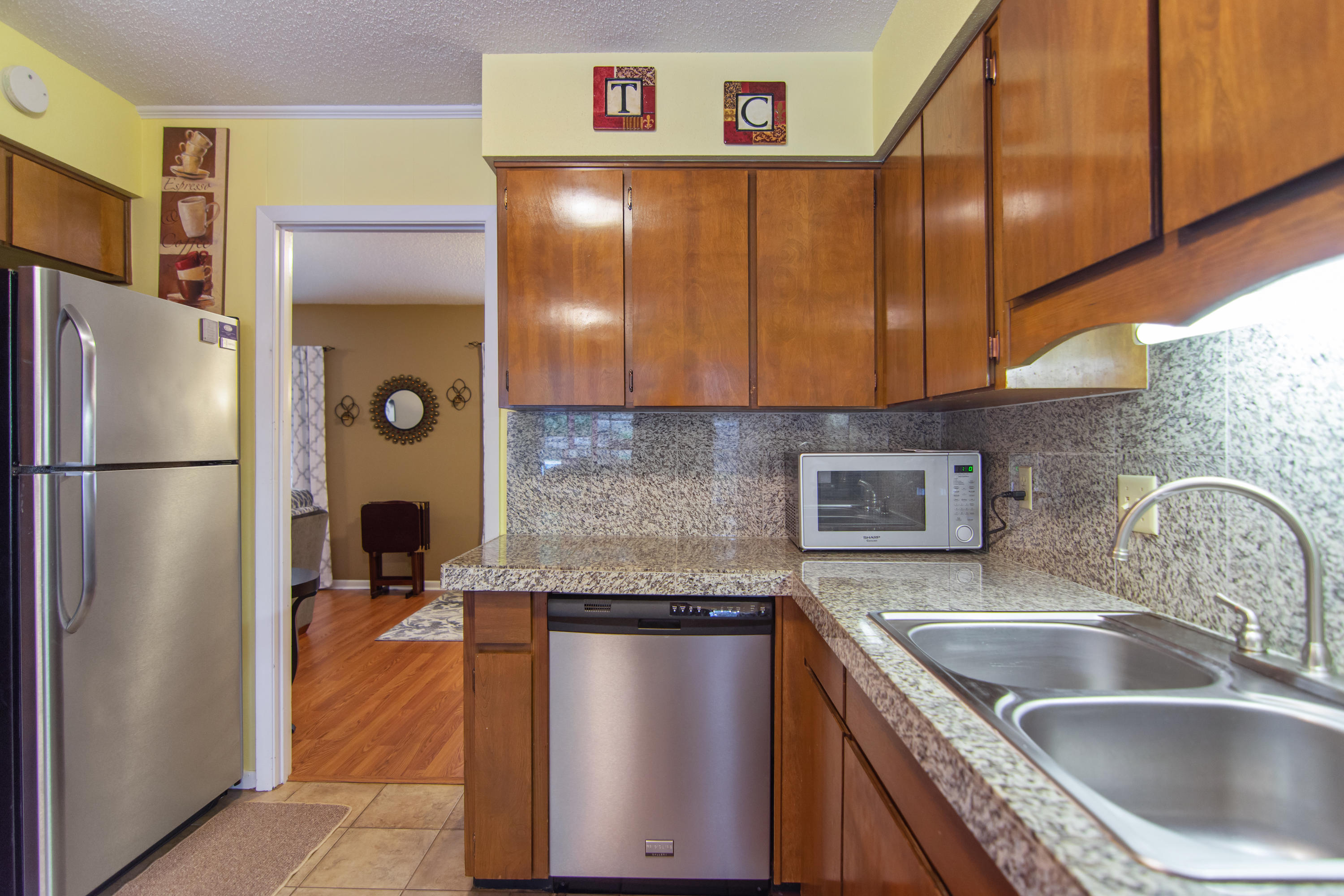 COUNTRY CLUB ESTATES - Residential