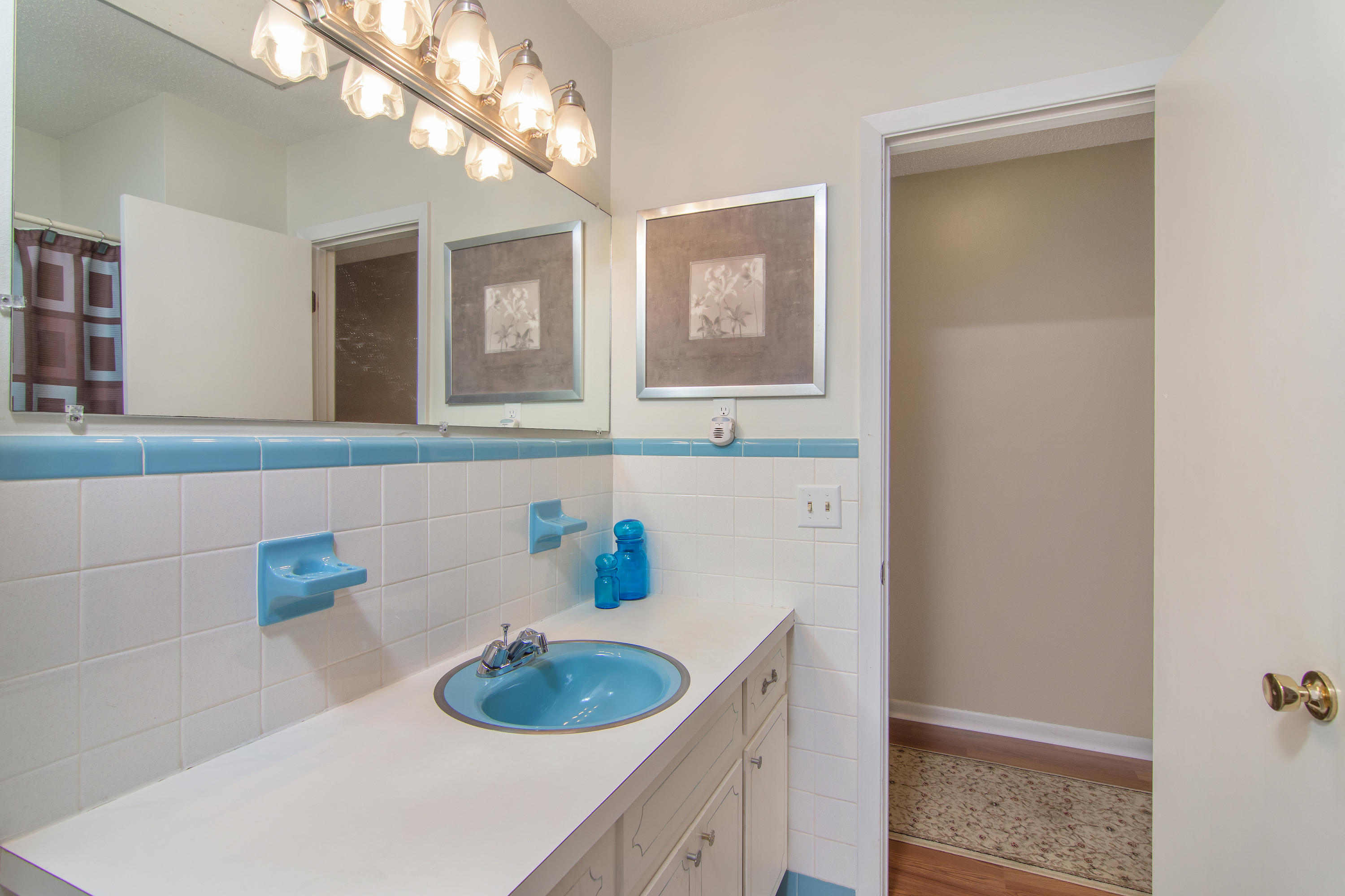 COUNTRY CLUB ESTATES - Residential