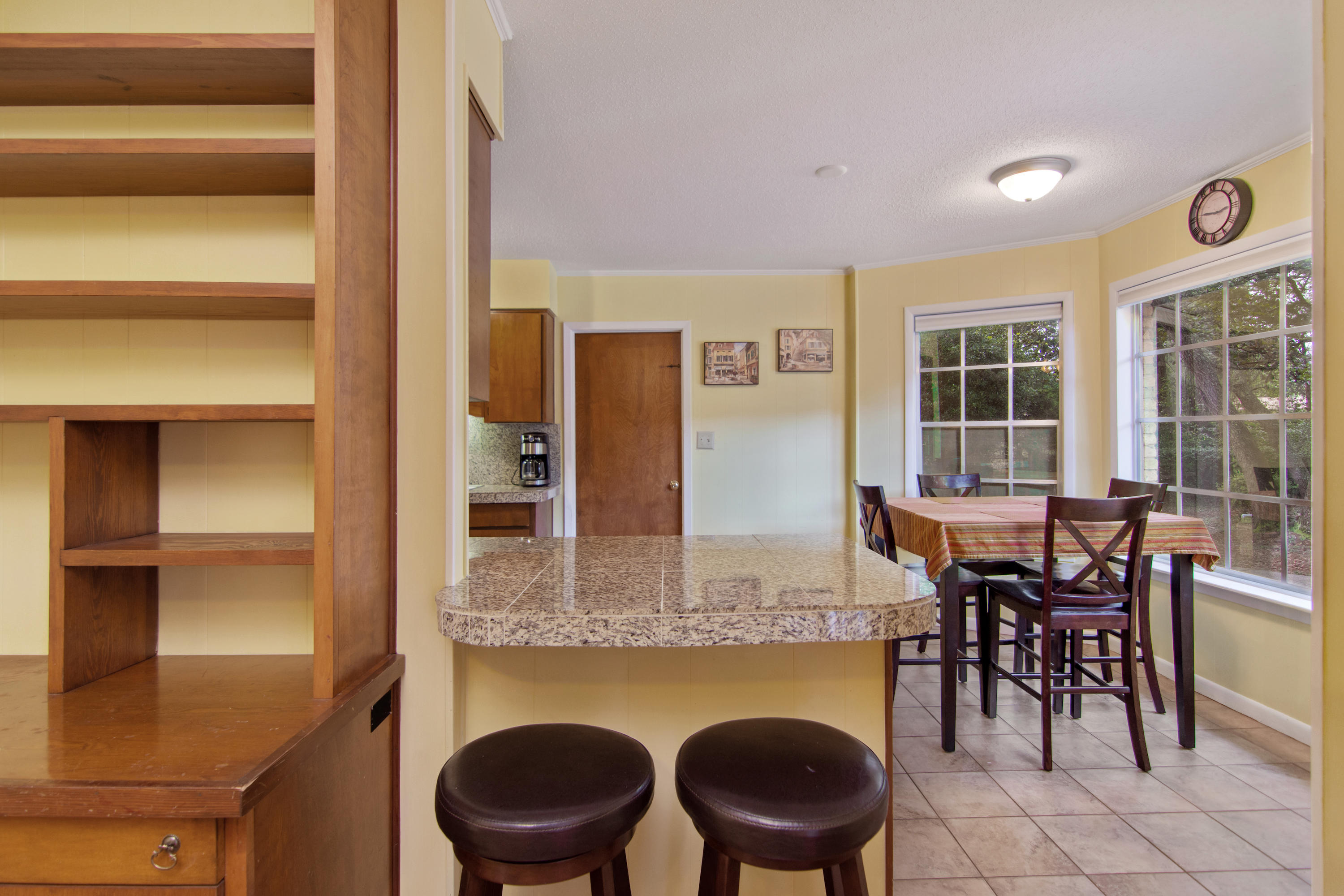 COUNTRY CLUB ESTATES - Residential