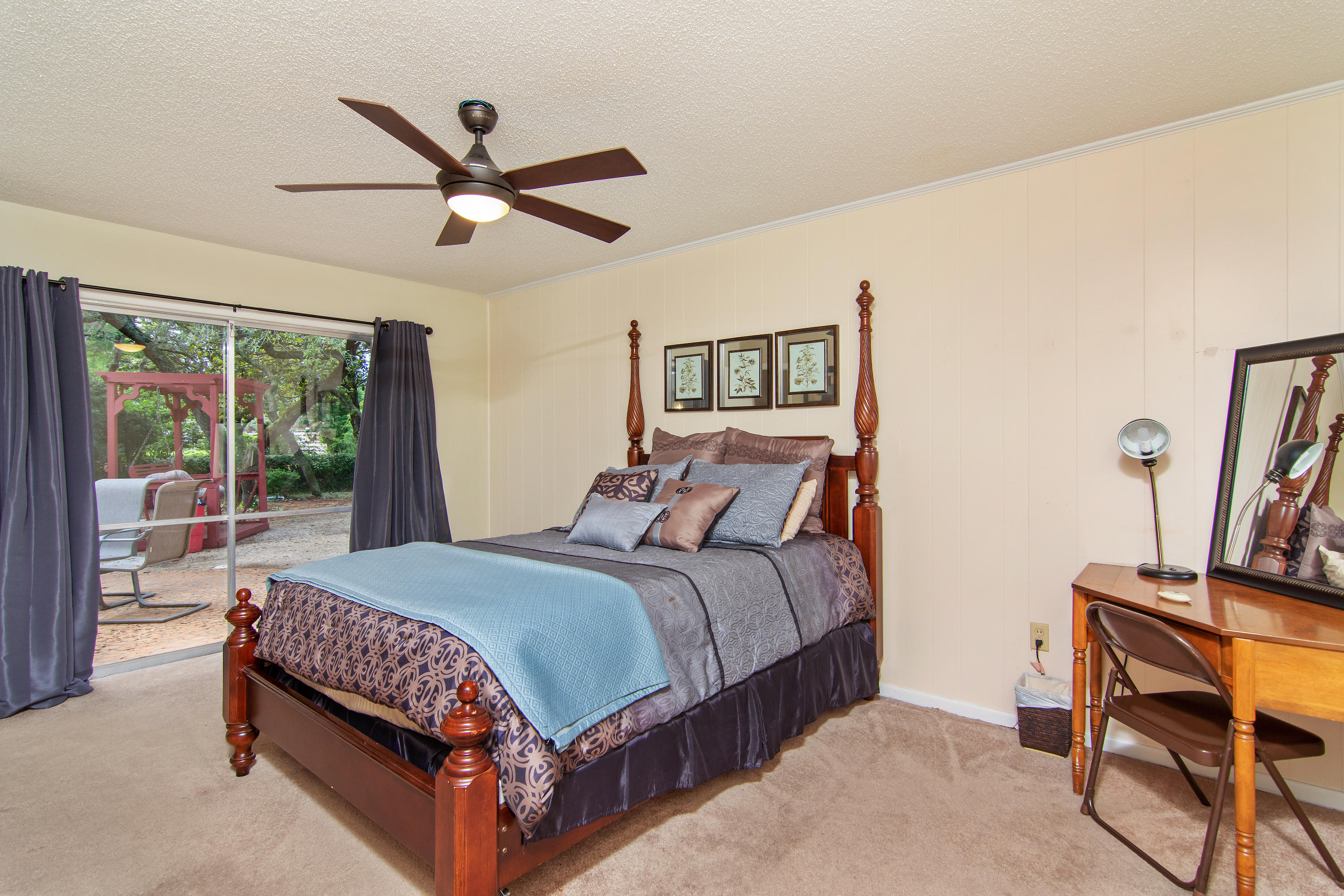 COUNTRY CLUB ESTATES - Residential