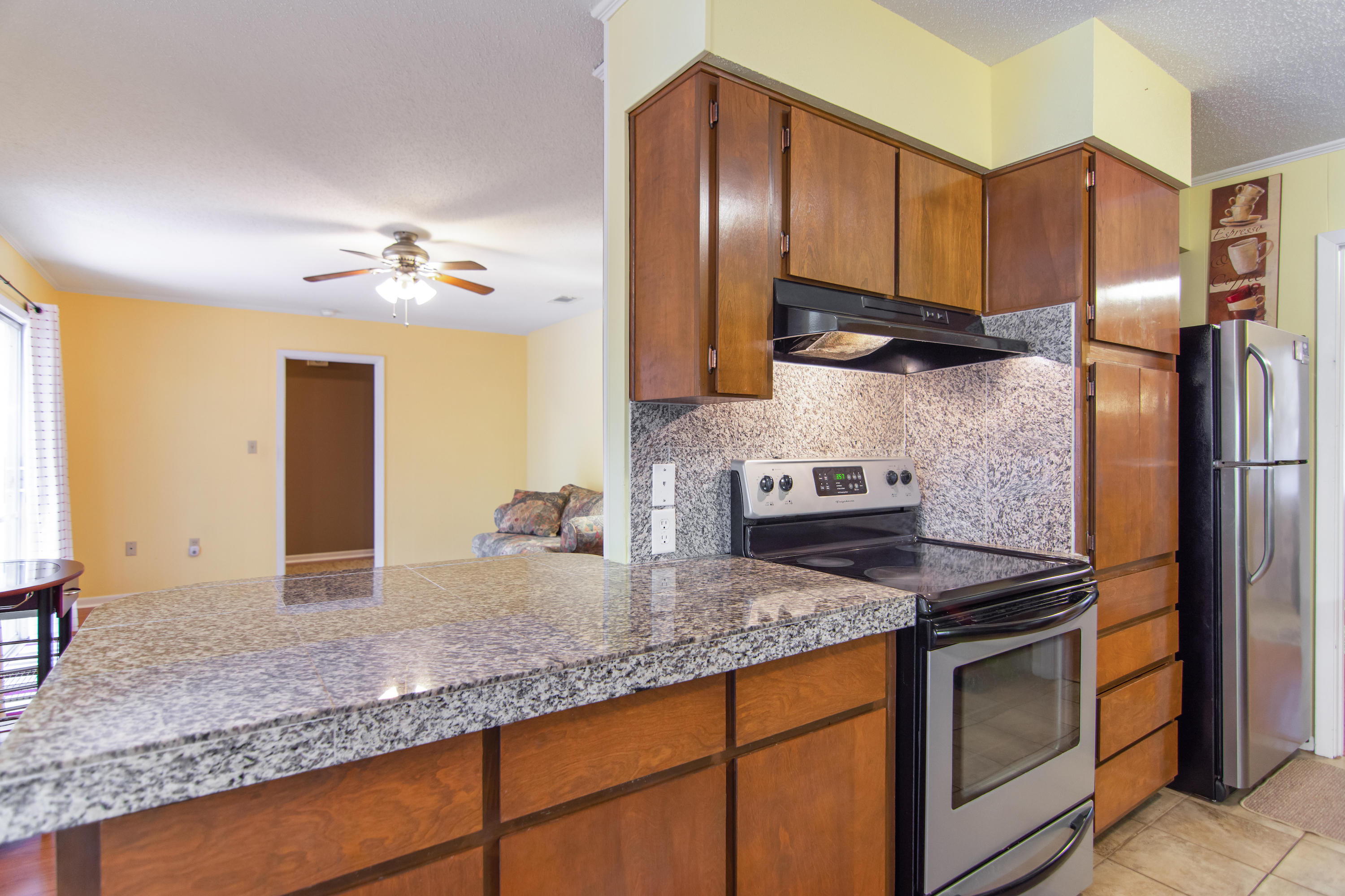 COUNTRY CLUB ESTATES - Residential