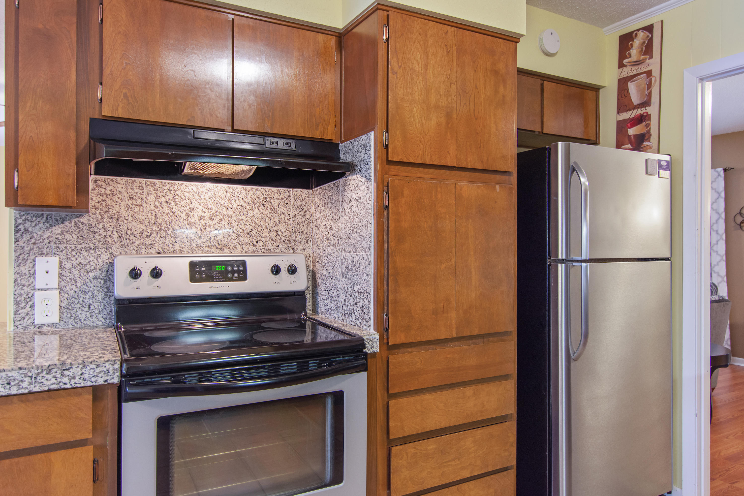 COUNTRY CLUB ESTATES - Residential