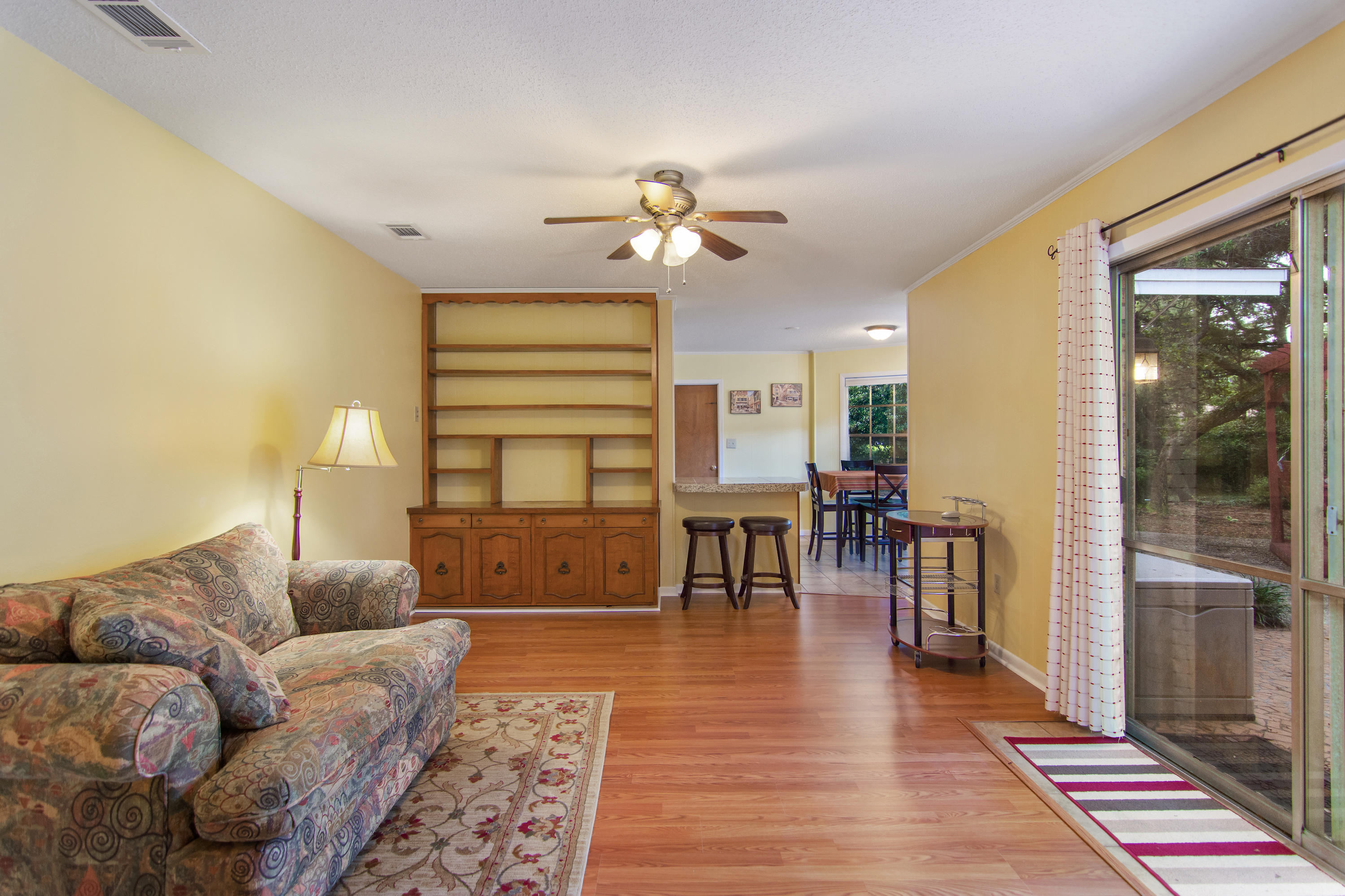 COUNTRY CLUB ESTATES - Residential