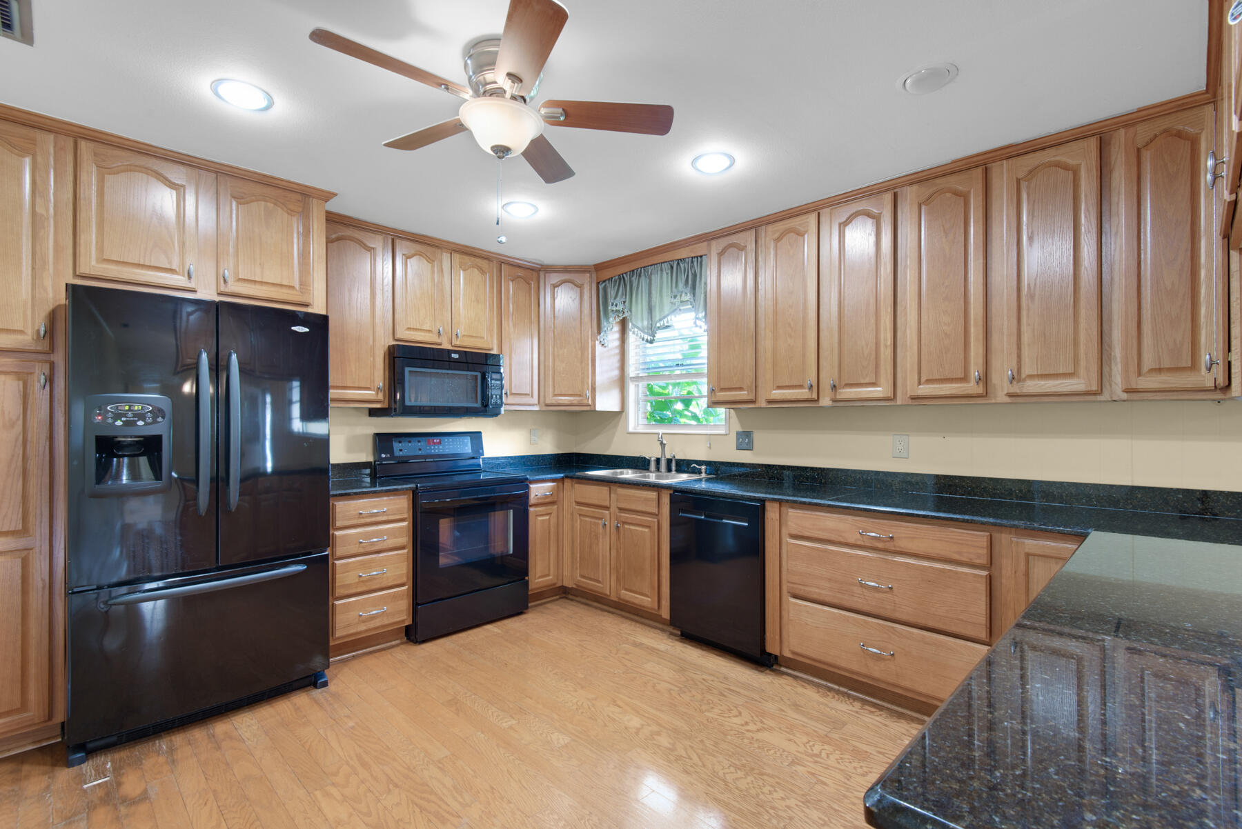 VILLA TASSO TOWN OF - Residential