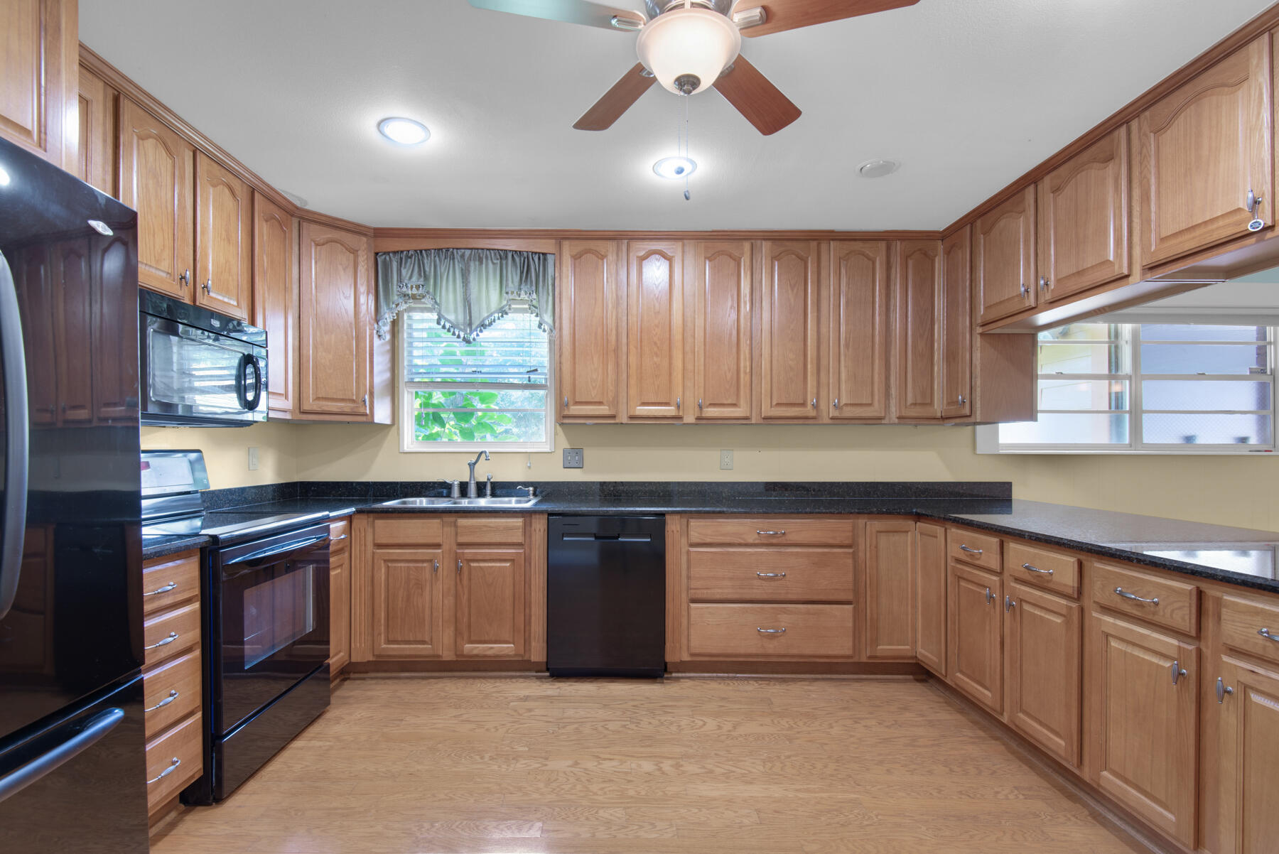 VILLA TASSO TOWN OF - Residential