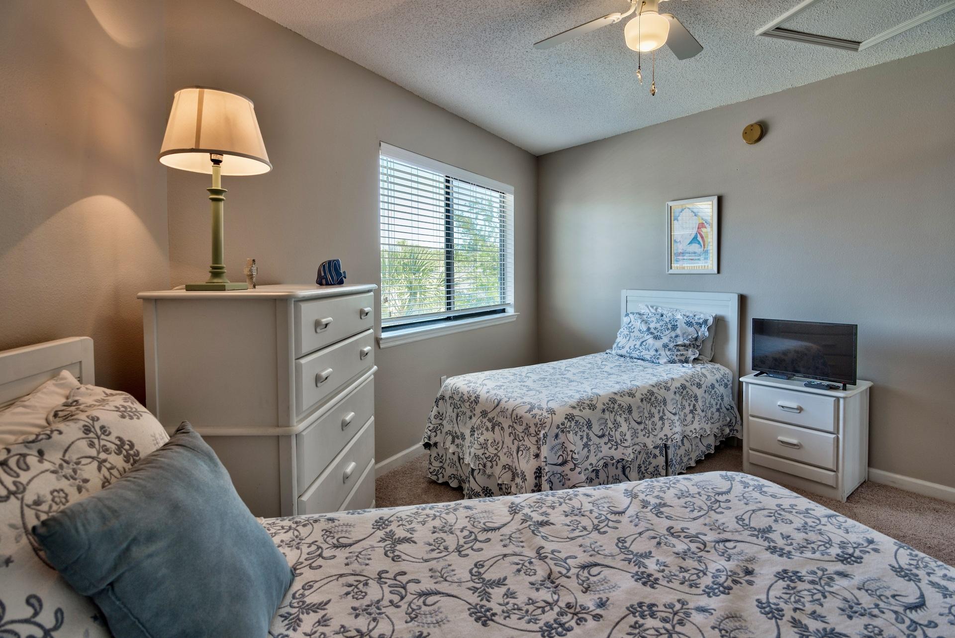 CRYSTAL VILLAGE CONDO PH 1 - Residential