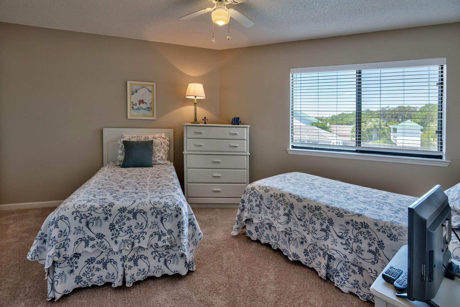 CRYSTAL VILLAGE CONDO PH 1 - Residential