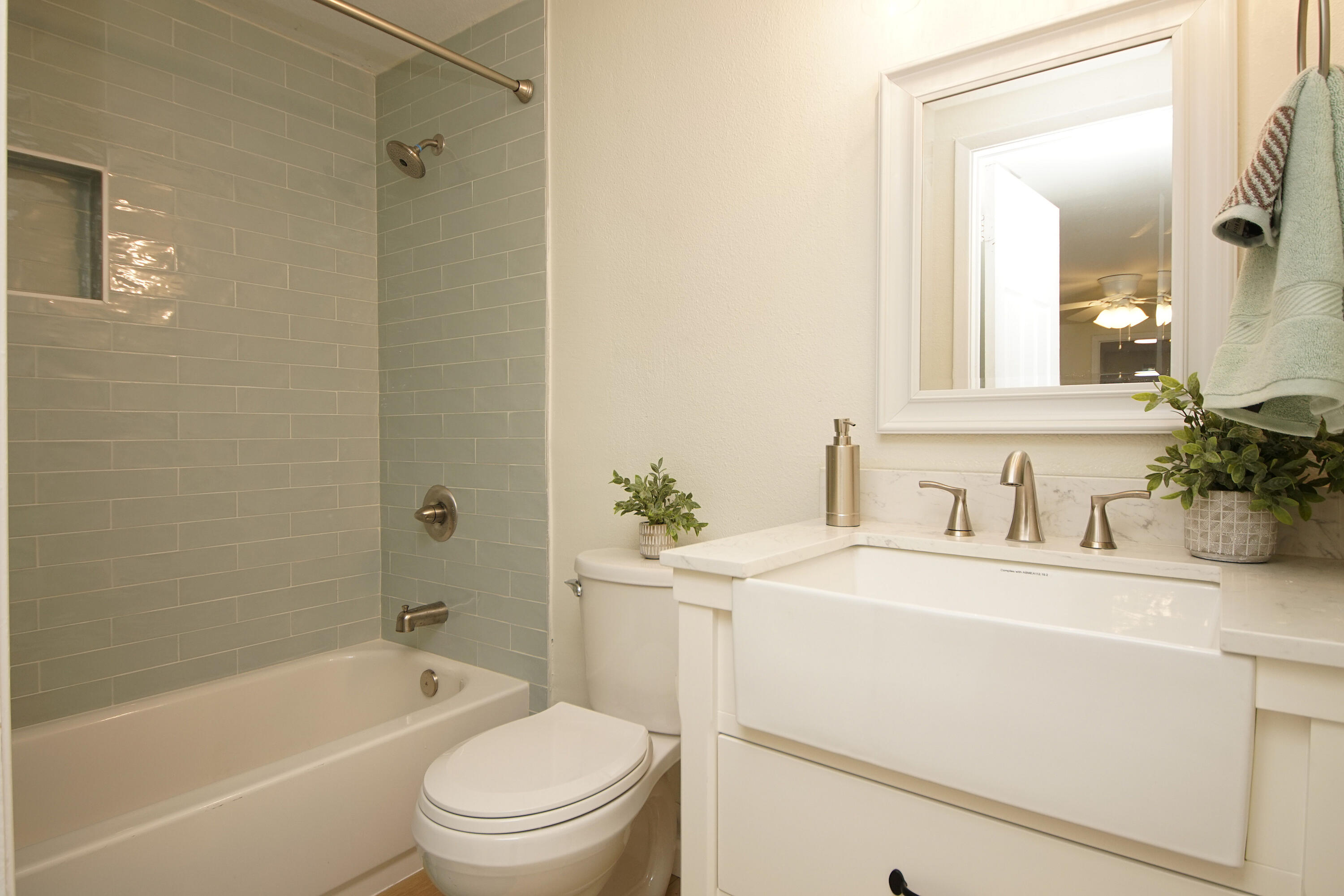 LINCOLN BAYOU PATIO HOMES - Residential