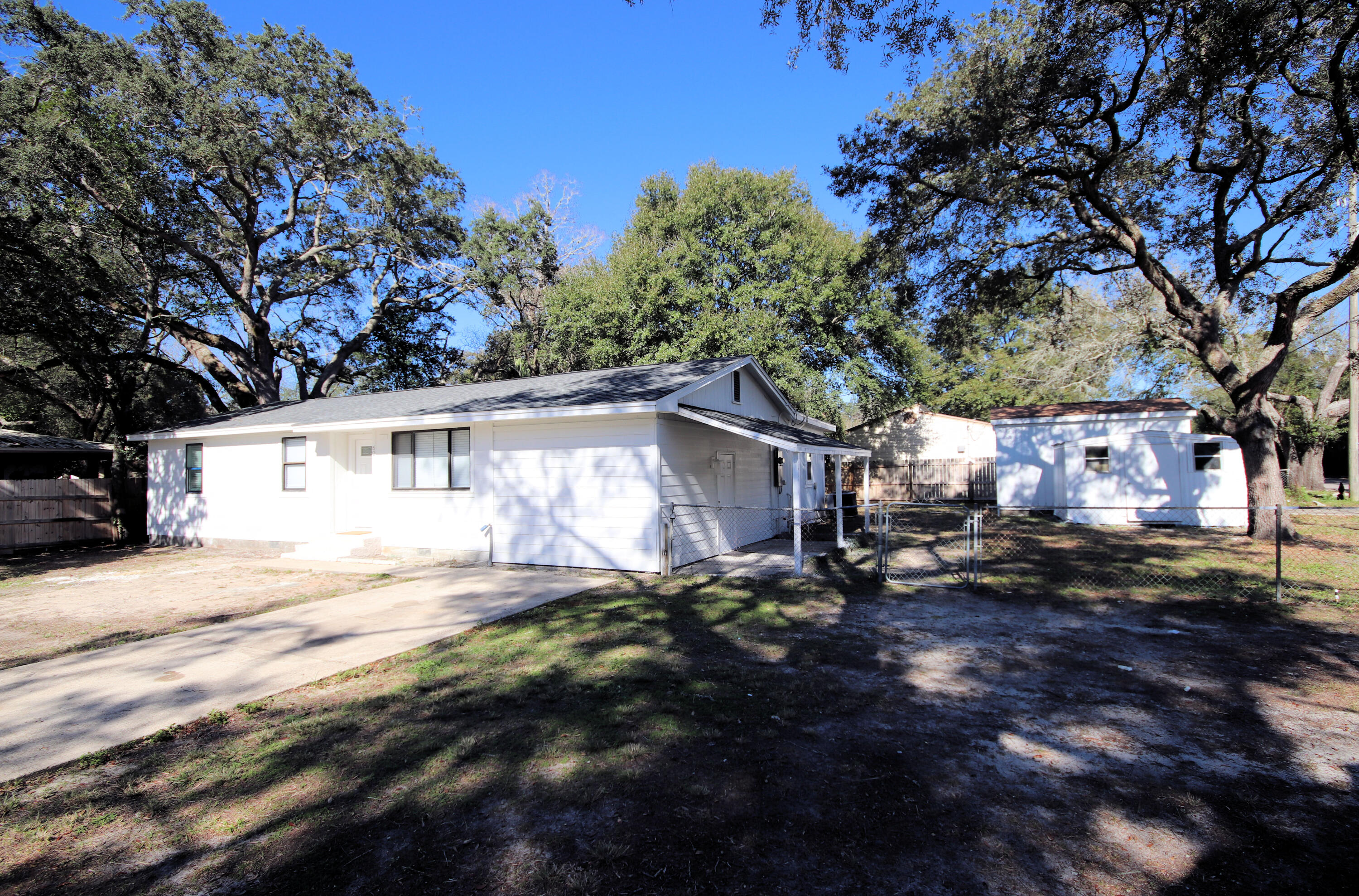 LINCOLN BAYOU PATIO HOMES - Residential