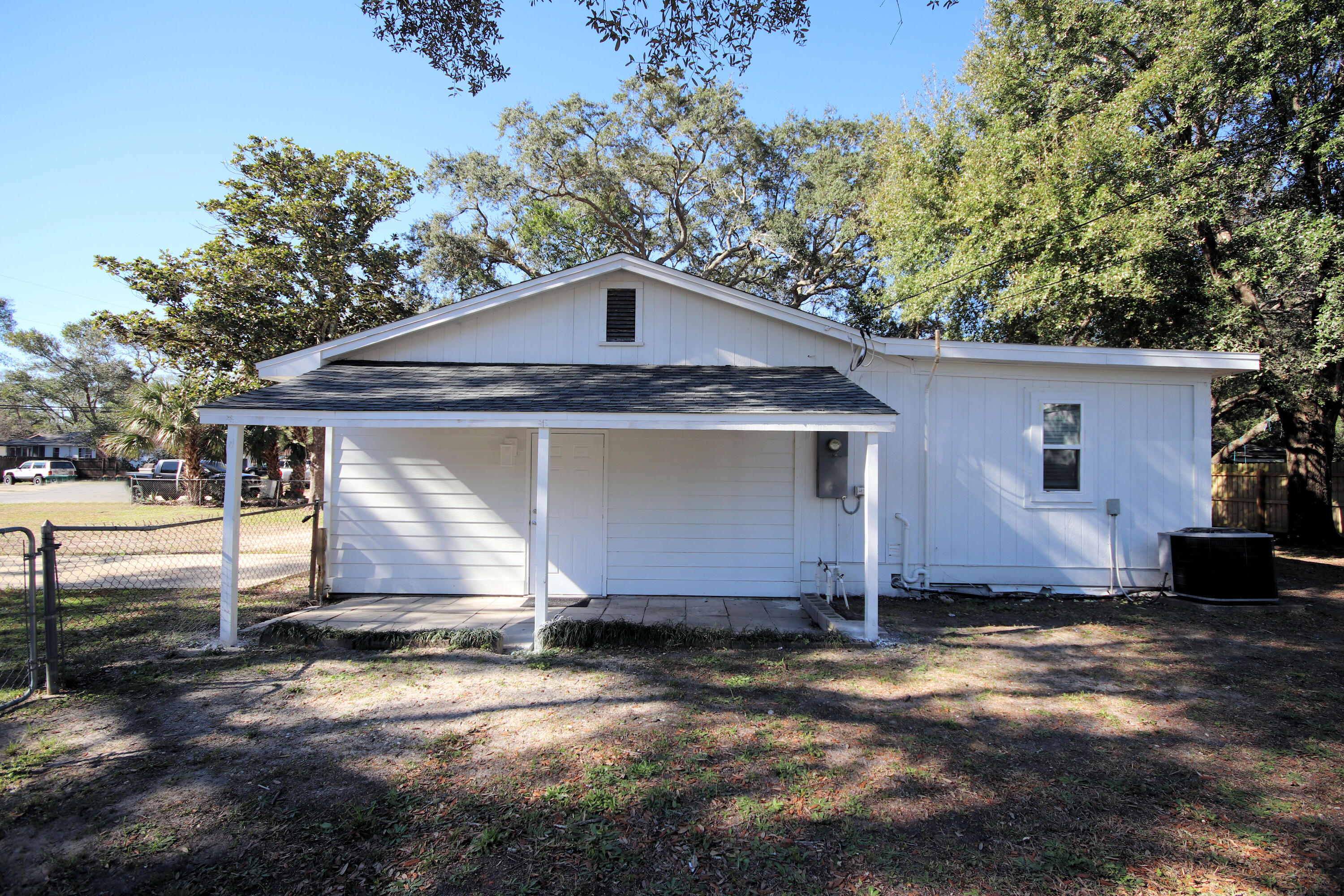 LINCOLN BAYOU PATIO HOMES - Residential